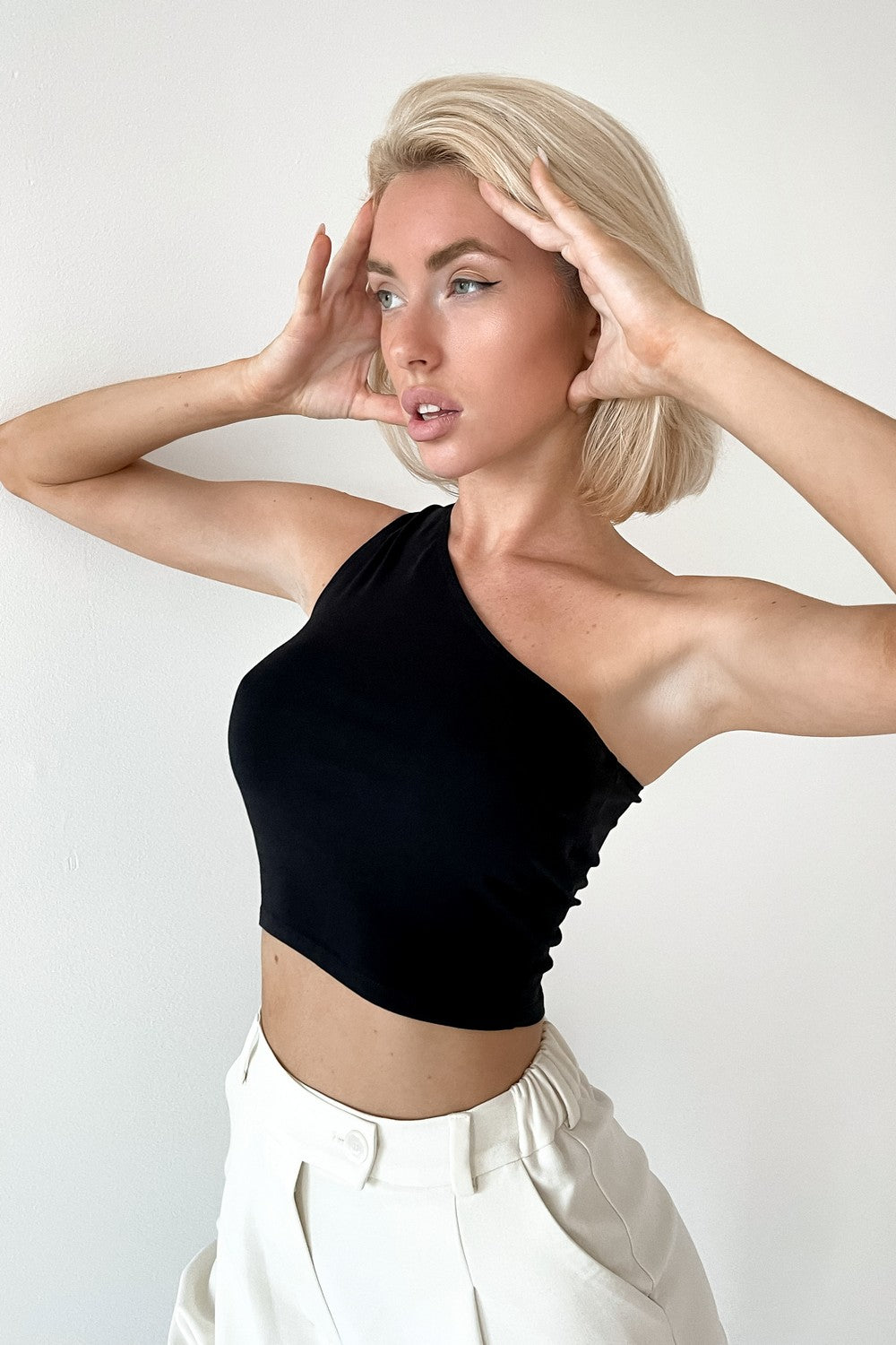 Хлопковый топ на одно плечо Scorpio SS21621/1