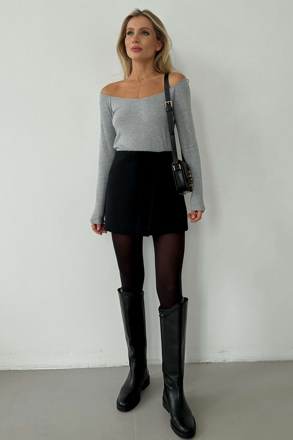 Трикотажный лонгслив с глубоким вырезом Z23812/7 Aries gray