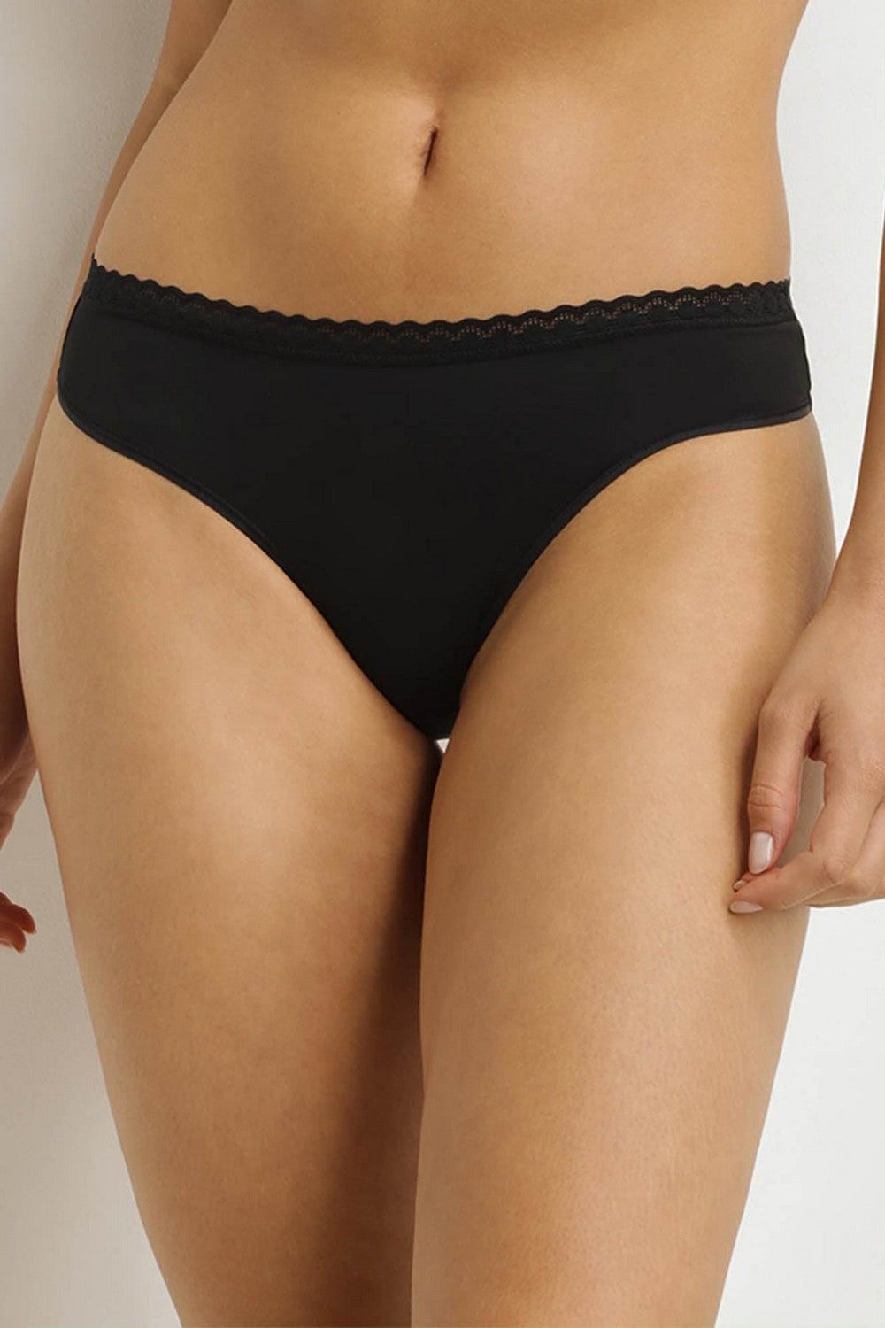 Трусики стринг из микрофибры D0E94 Daily Micro black