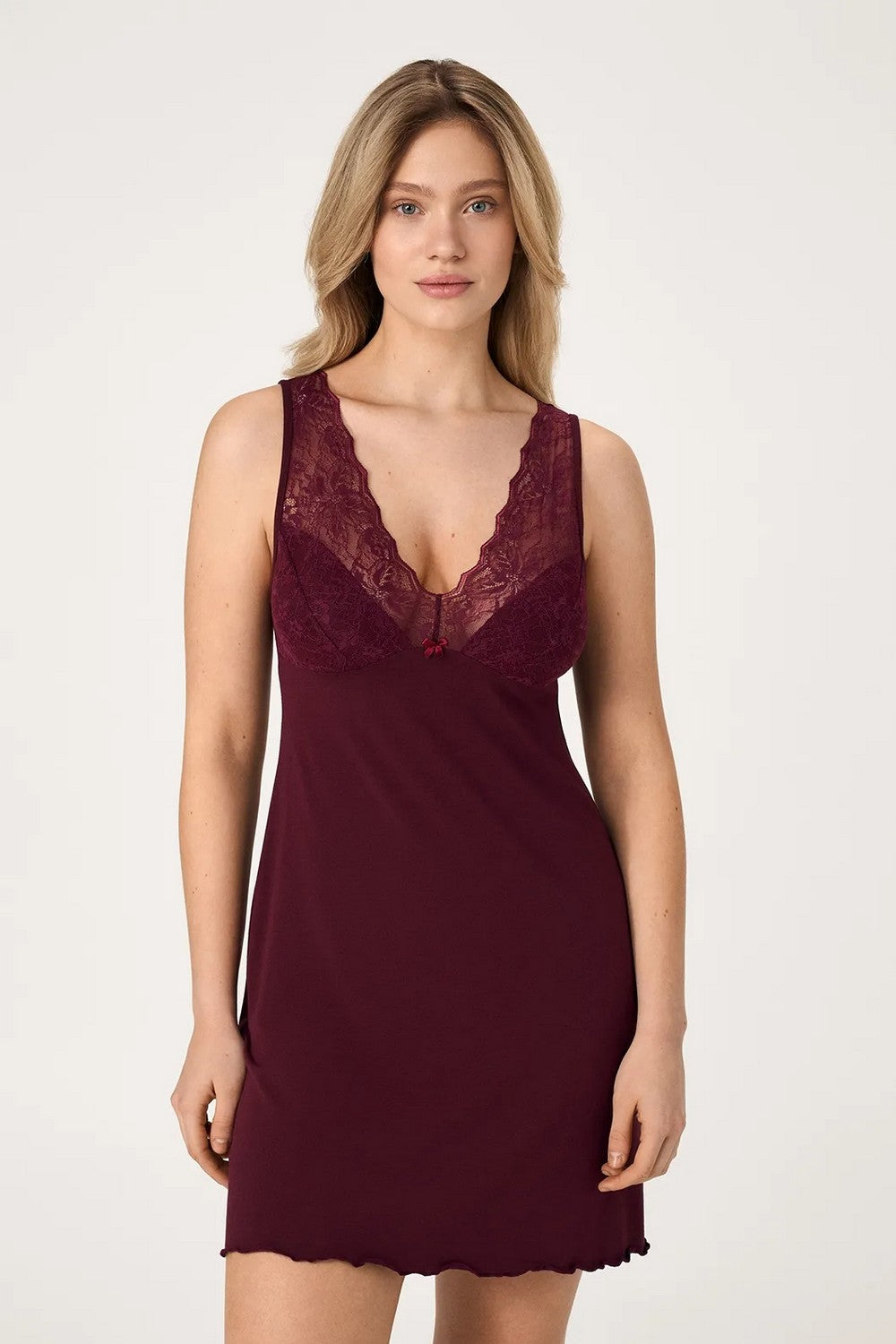 Нічна сорочка з мереживом LDM 111/18/03 Louren burgundy Ellen