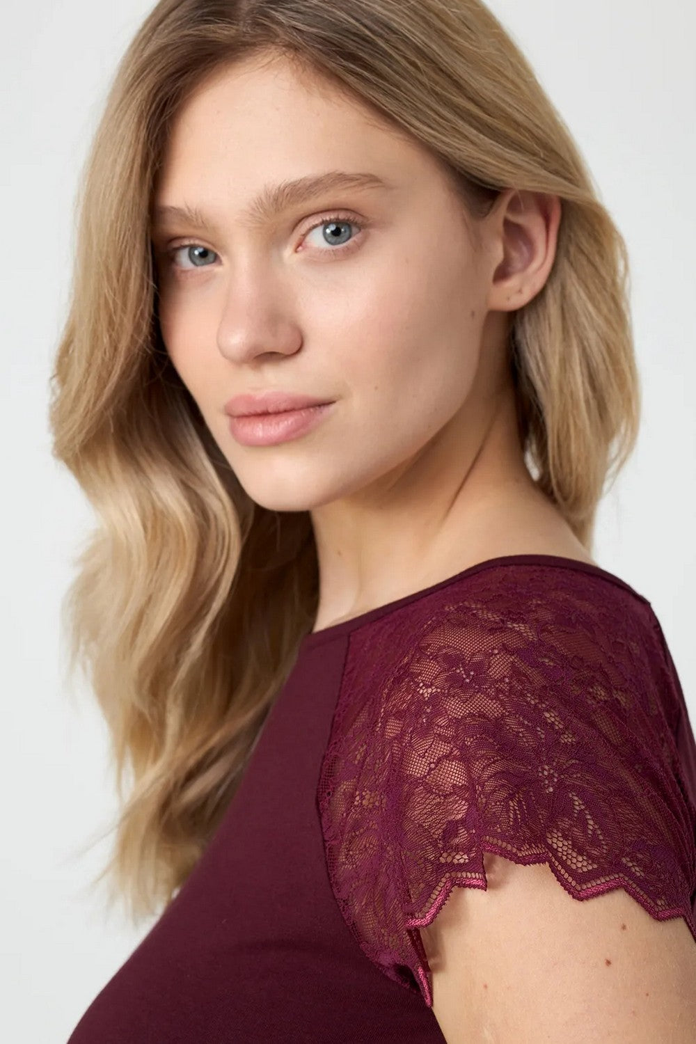 Піжама з шортами LPM 2371/01/08 Louren burgundy Ellen деталь