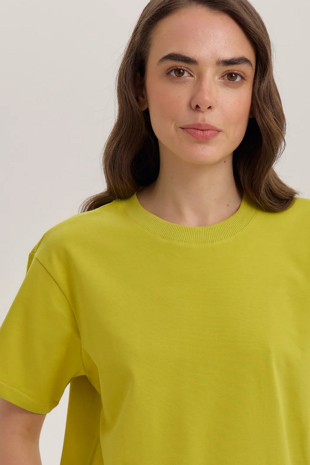 Однотонная футболка из хлопка LSK 29/24/04 Miss Color olive