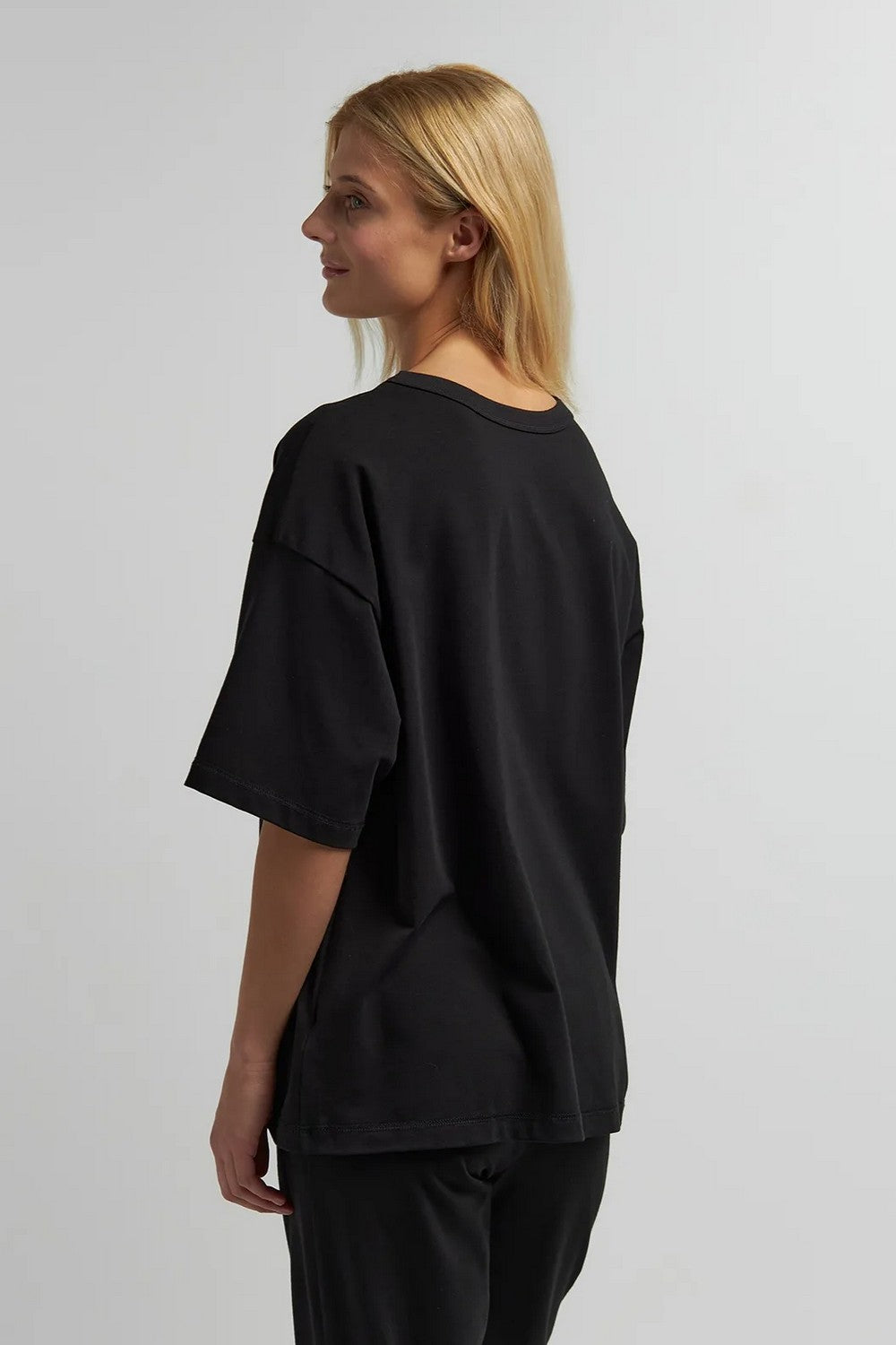 Хлопковая футболка оверсайз LSK 32/01/02 Basic black