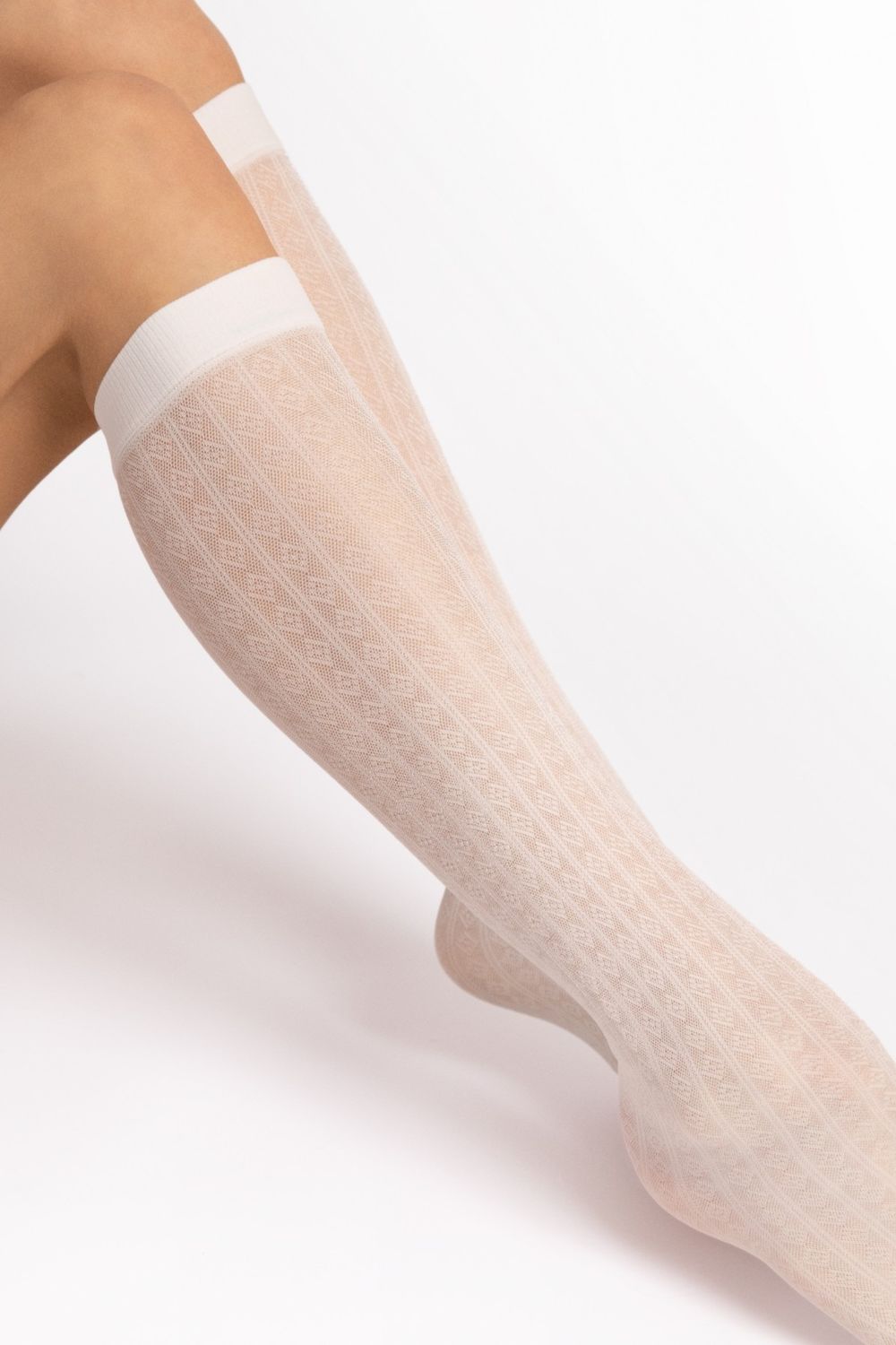 Матовые гольфы с узором Diamond G2147