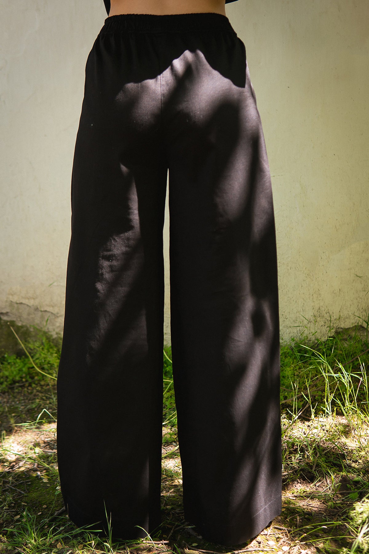 Льняные брюки с защипами Black LN0072-16-09