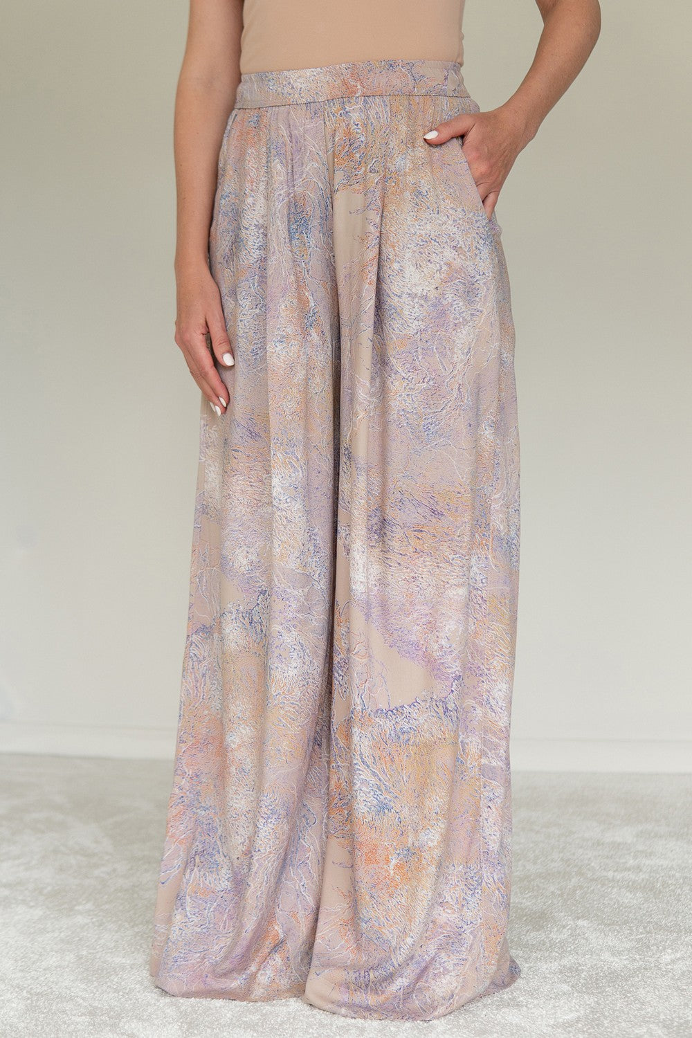 Брюки с защипами из штапеля Veronique VS0072-27-09 beige