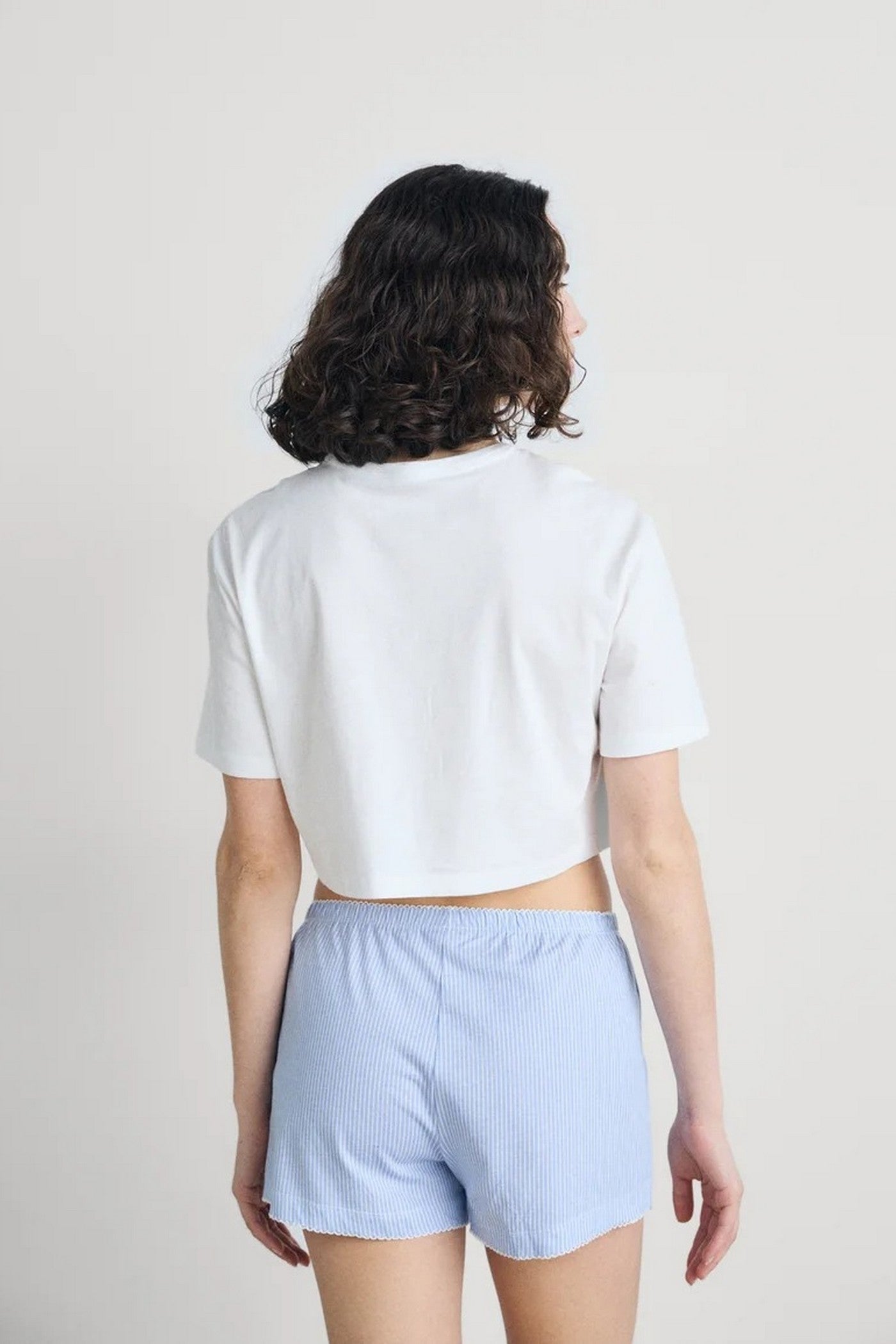 Укороченная футболка 529614265 white