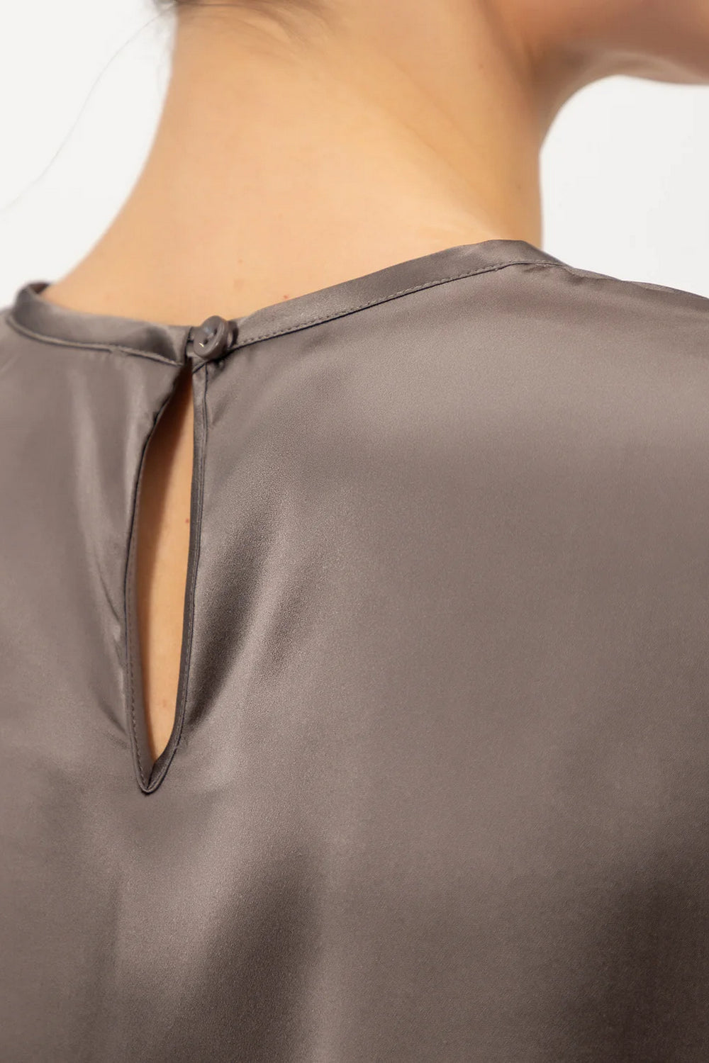 Шелковая футболка 242207-02 The Lady chocolate