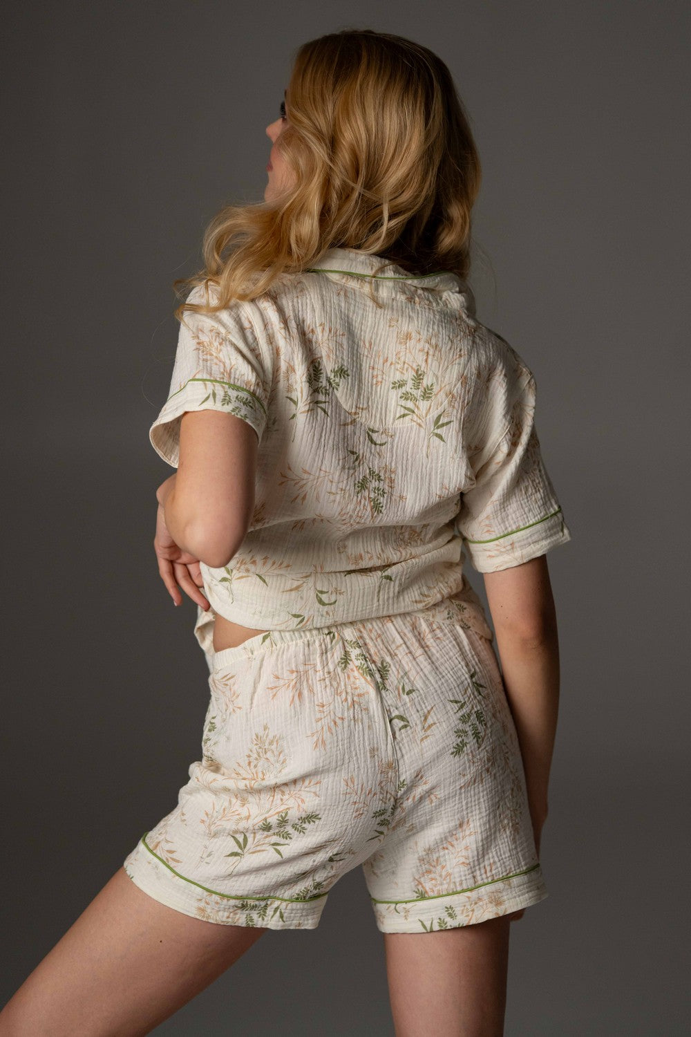 Муслінова піжама з квітами 25062