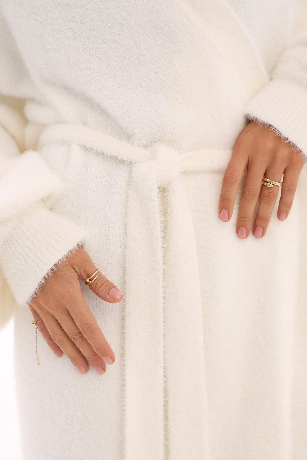 Вязаный кардиган с поясом 25101 champagne