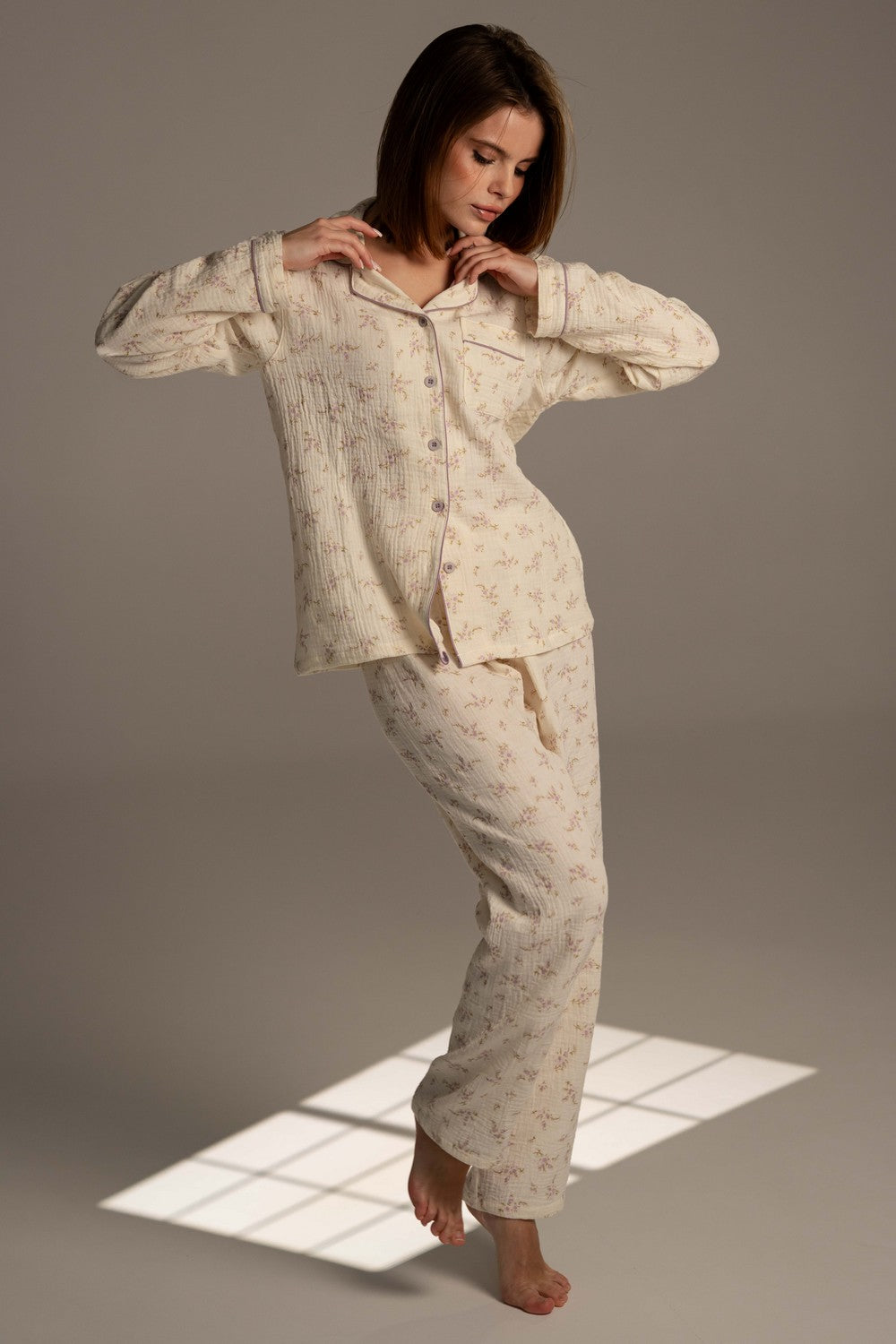 Муслінова піжама з квітами 25133