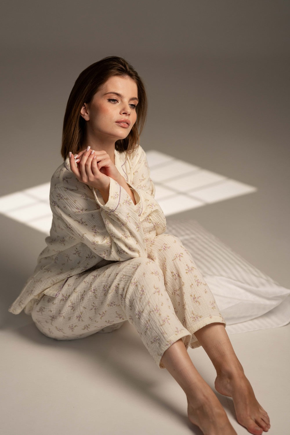 Муслінова піжама з квітами 25133