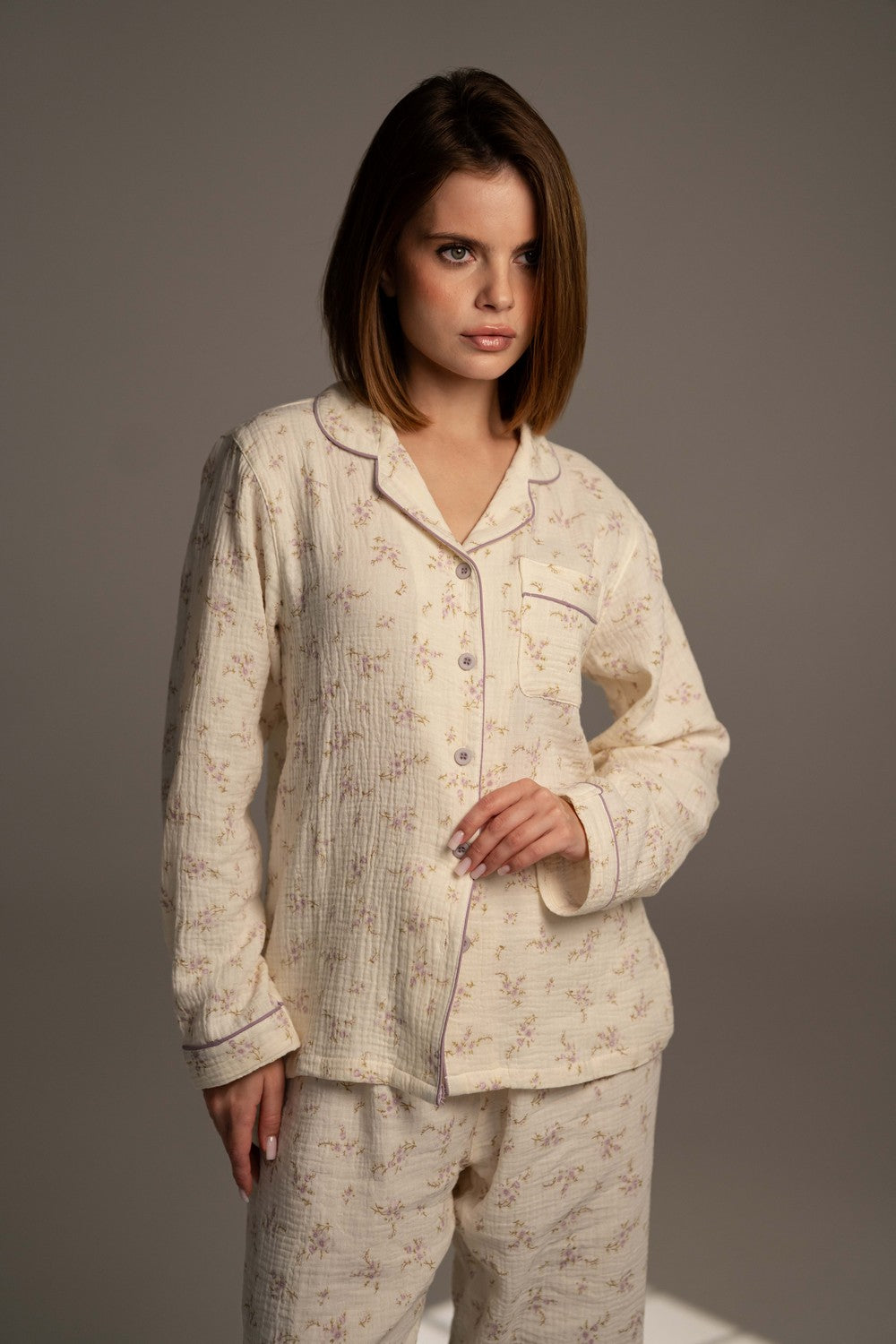 Муслінова піжама з квітами 25133