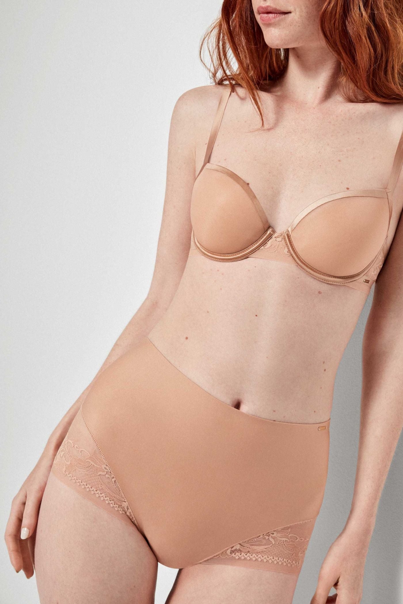 Гладкий бюстгальтер на косточках 10019T beige