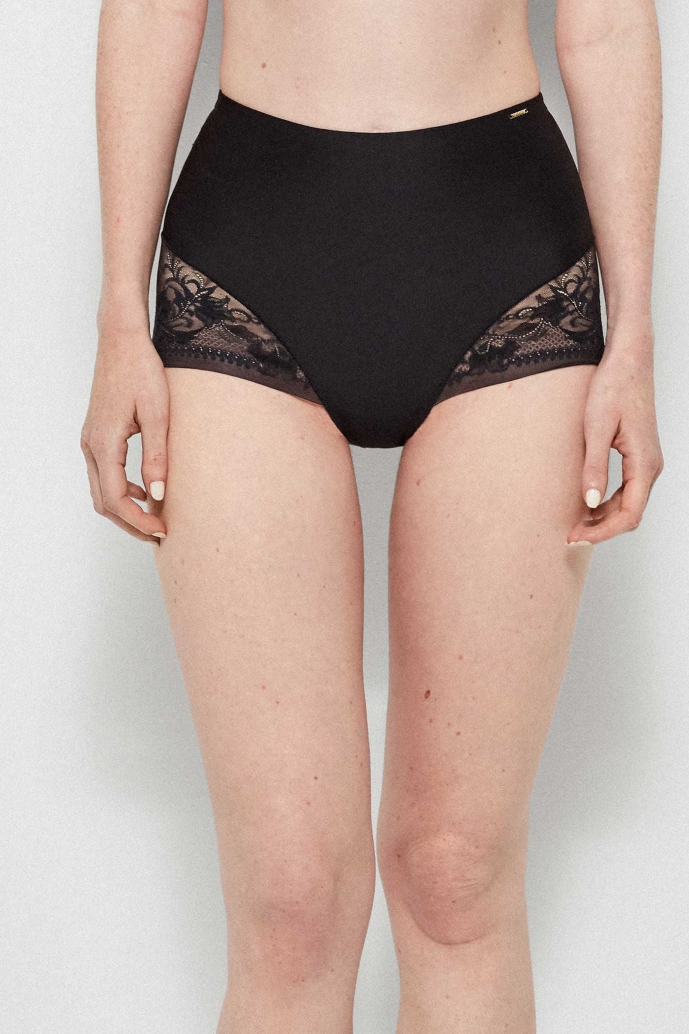 Бесшовные трусики-шортики 10020B black