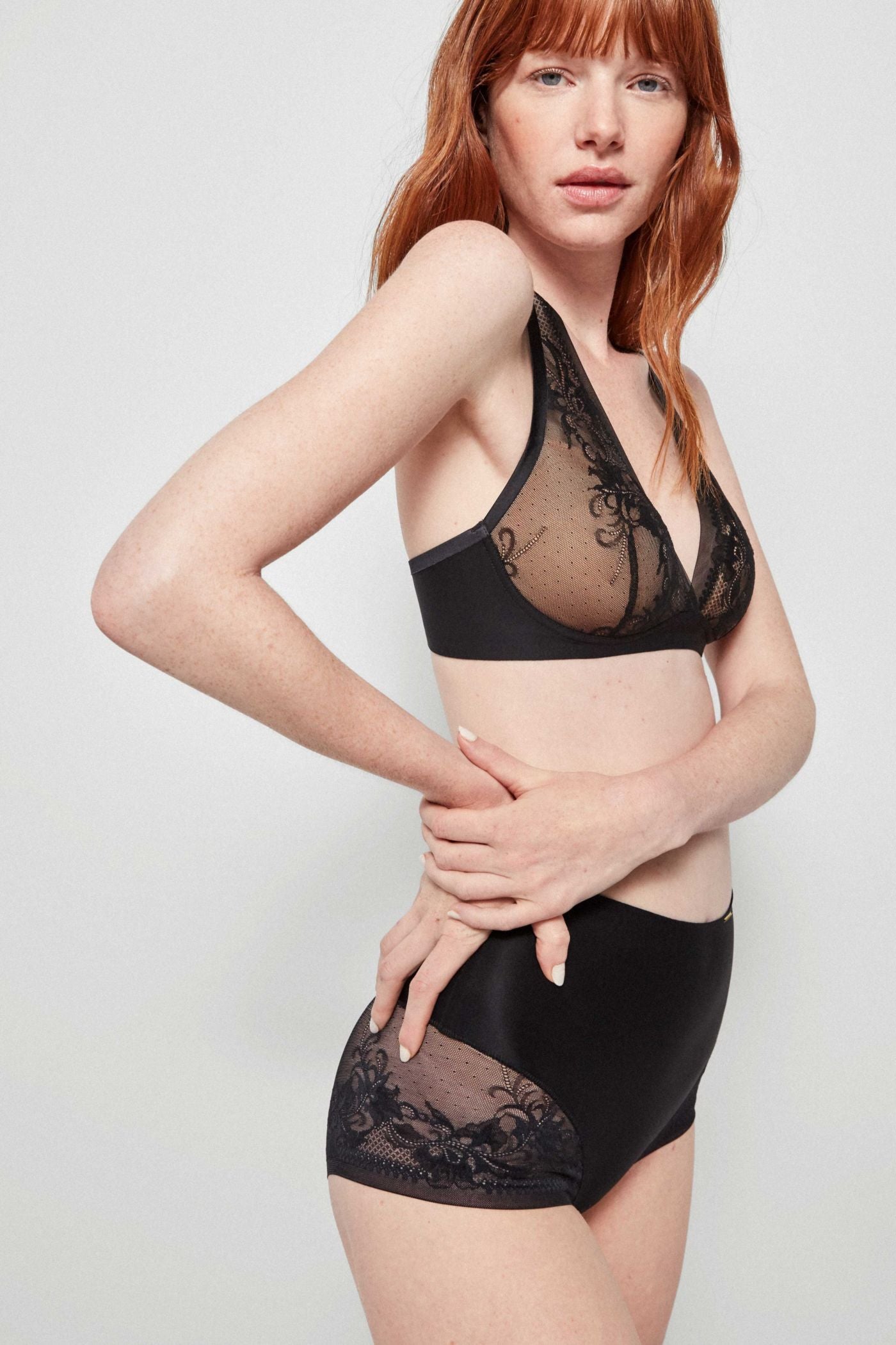 Бесшовные трусики-шортики 10020B black