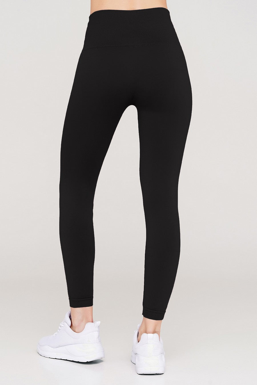 Спортивные бесшовные леггинсы 1009396 Leggings Energy black