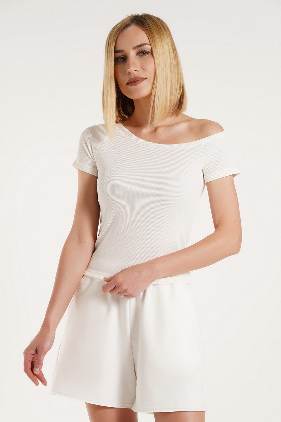 Футболка з асиметричним вирізом Rib 4811/010 UP-00002258 milk