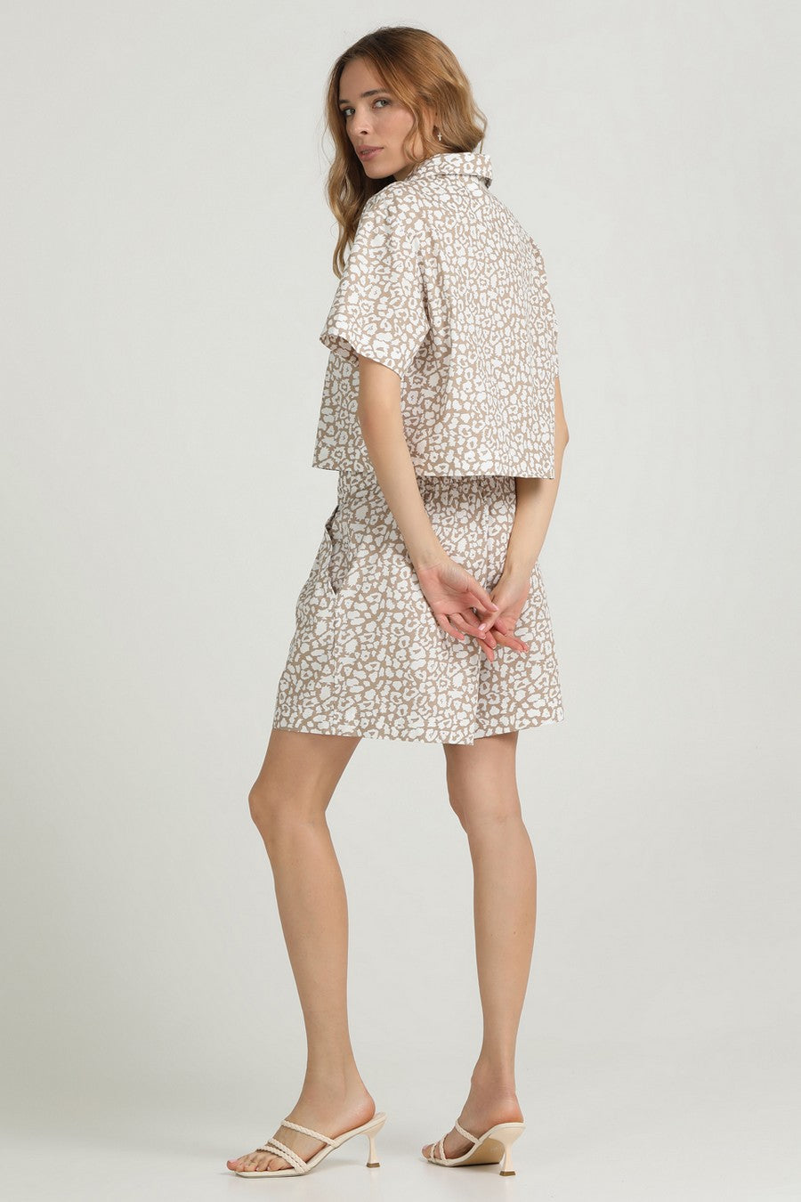 Бавовняні шорти з принтом Street Spotted UP-00002953 beige/milk leopard print