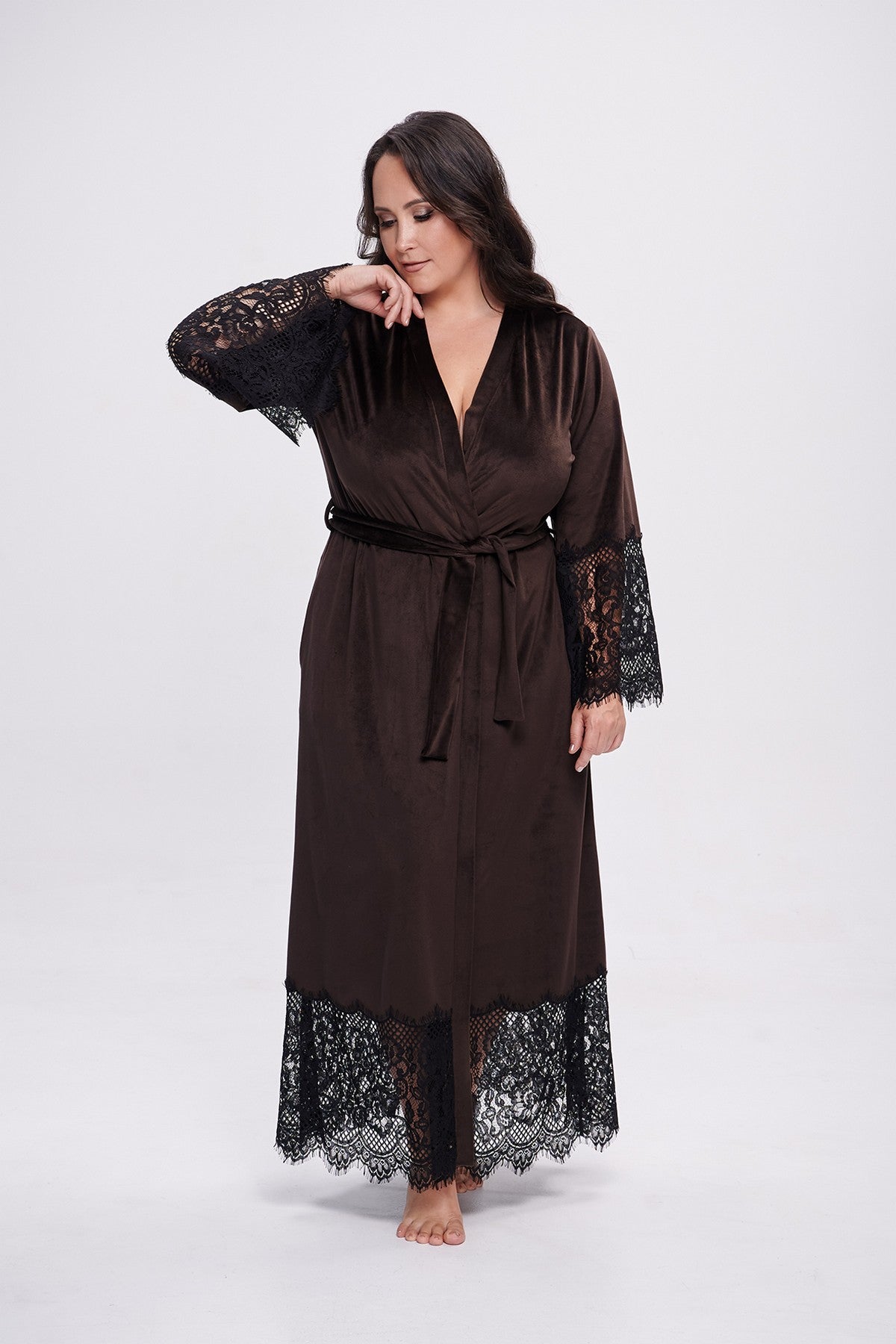 Довгий велюровий халат з мереживом 1931 brown