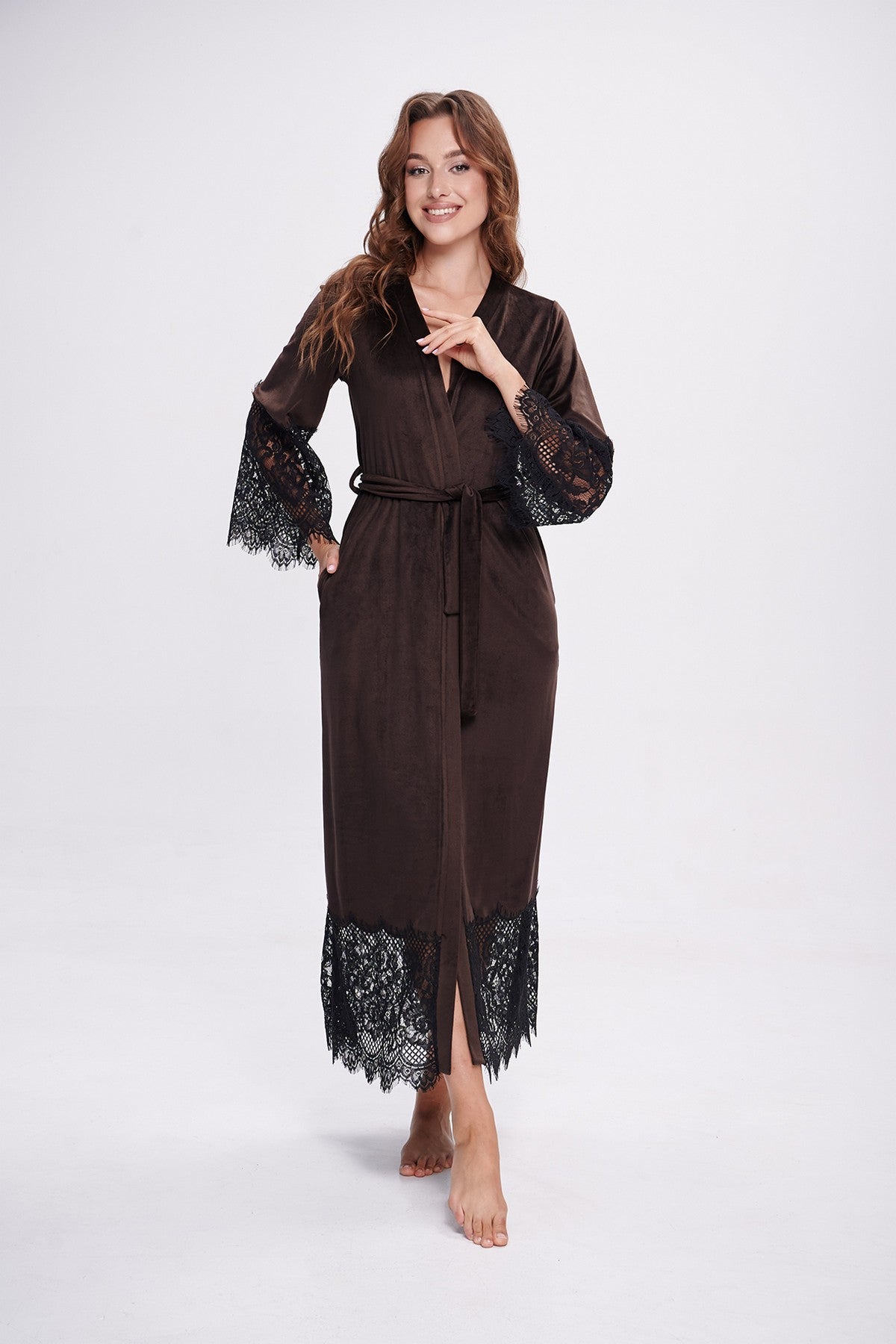 Длинный велюровый халат с кружевом 1931 brown