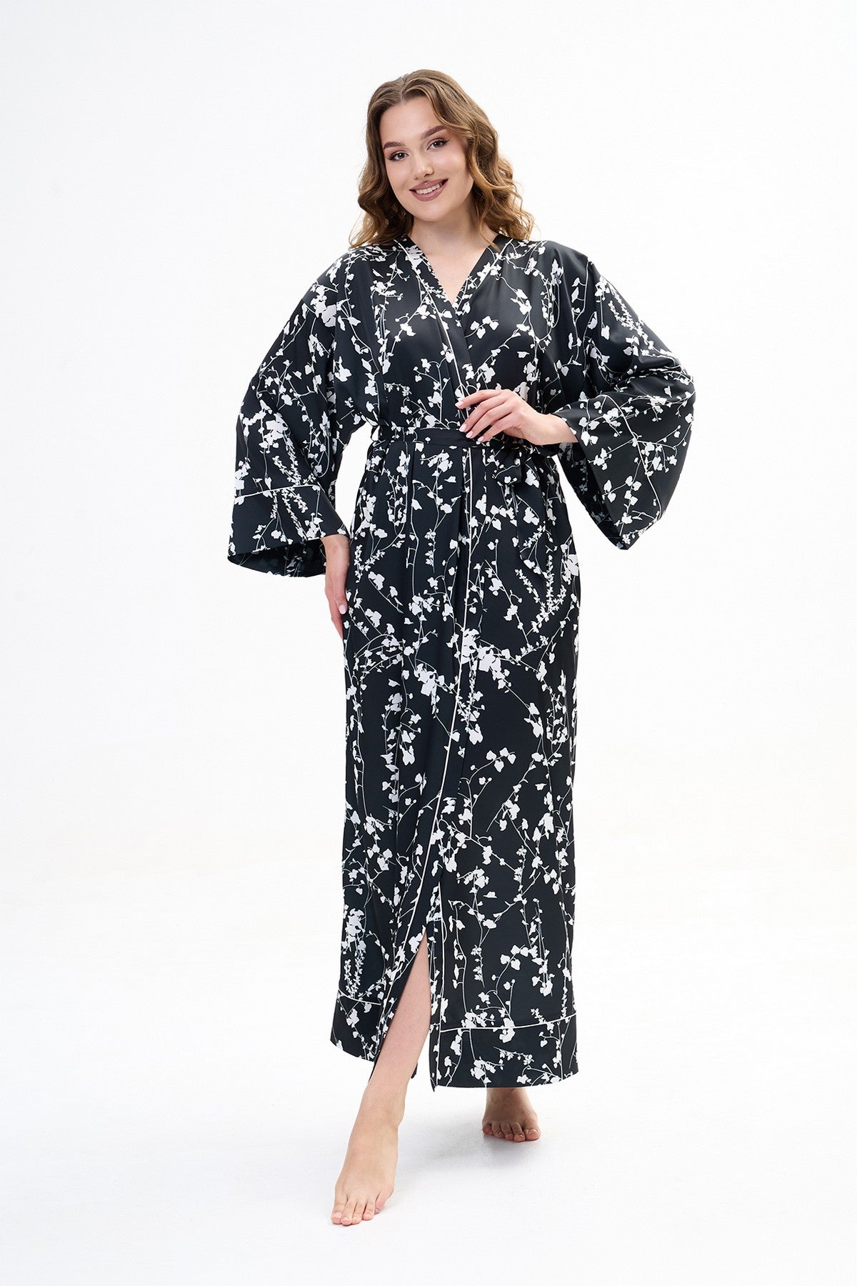 Атласний халат 2904 black/white Shato