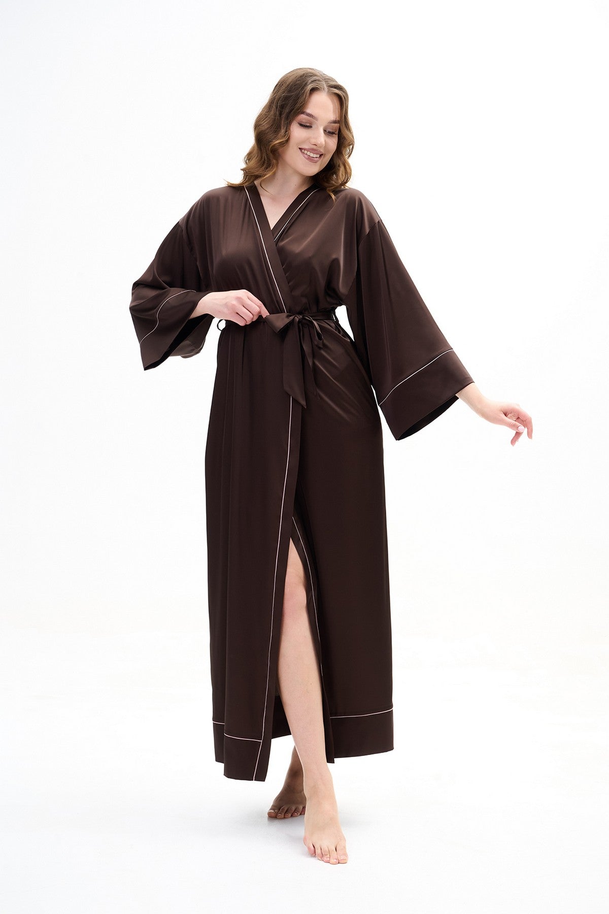 Атласний халат 2904 brown Shato