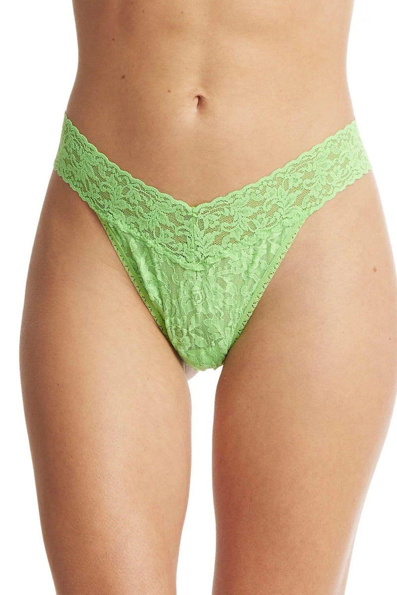 Кружевные трусики стринг 4811 Signature Lace kiwi punch