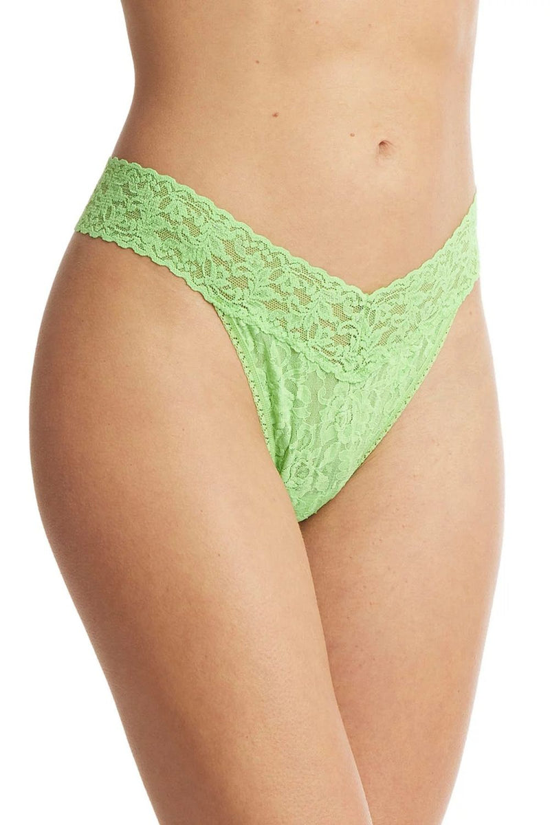 Кружевные трусики стринг 4811 Signature Lace kiwi punch