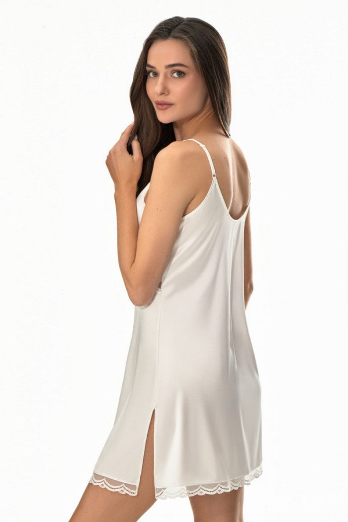 Нічна сорочка з атласу 8105/37 Ernesta milk Jasmine lingerie спина