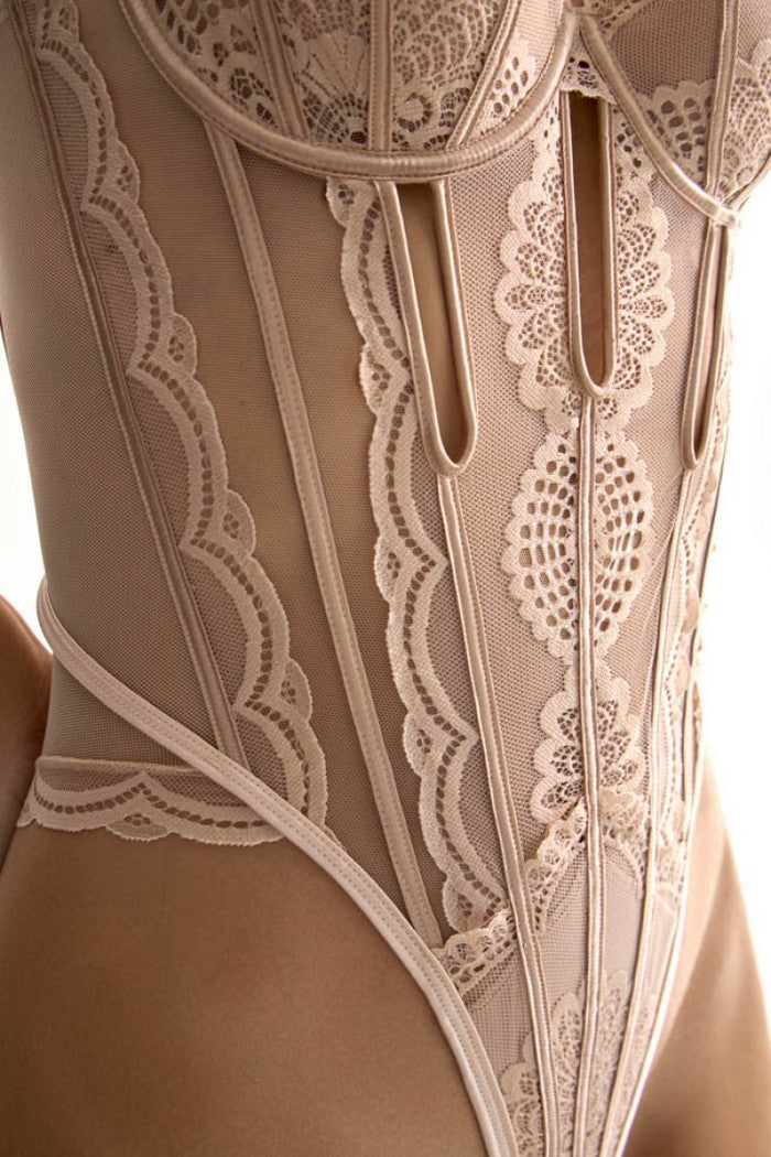 Боді-стрінг із мережива 8907/37 Jessika beige Jasmine lingerie