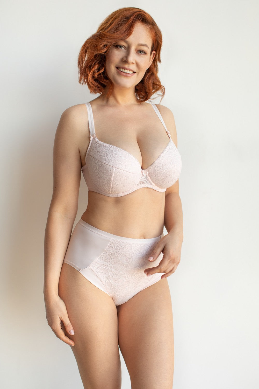 Формованный бюстгальтер из кружева 2593.00.03 Daniella pink petal