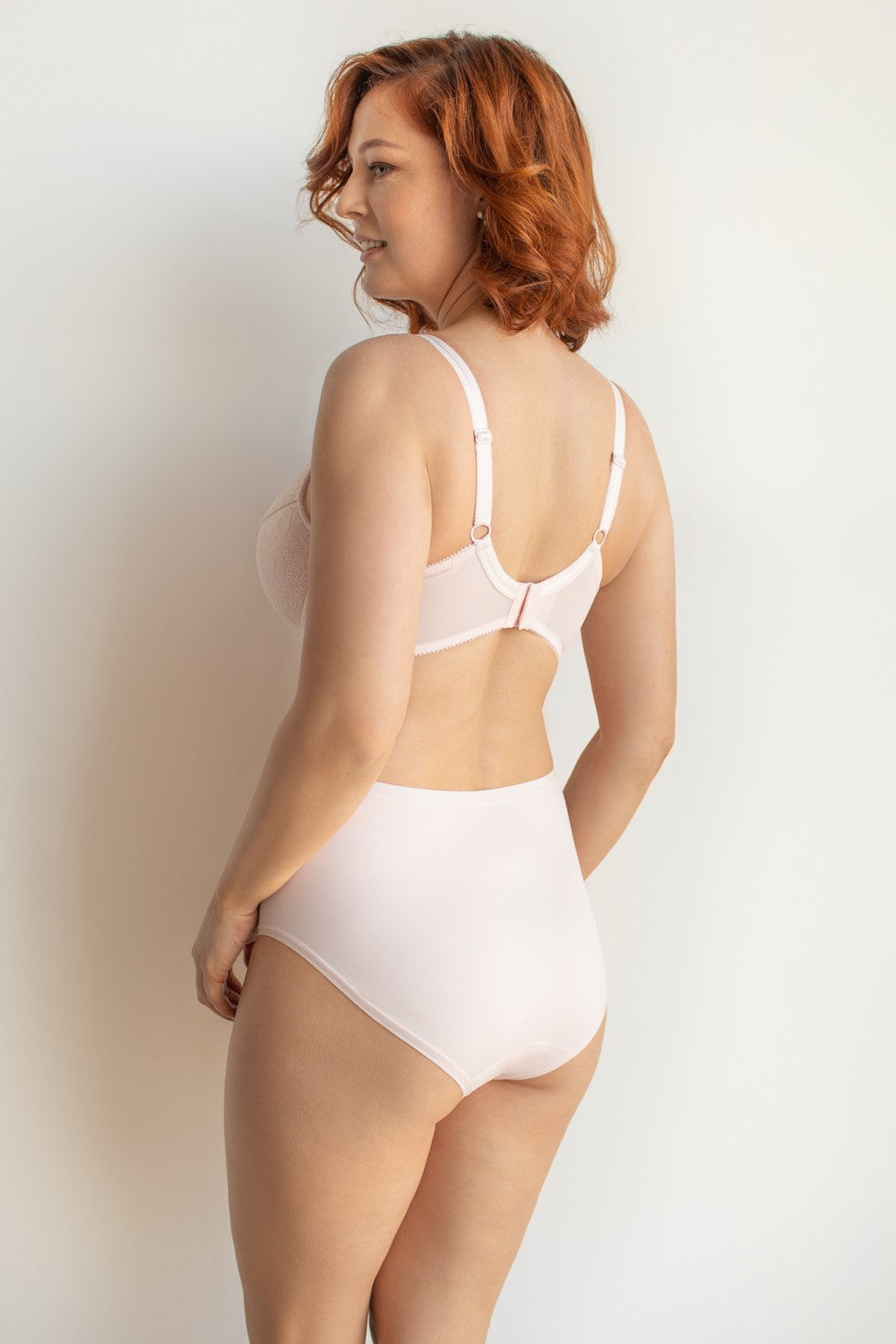 Формованный бюстгальтер из кружева 2593.00.03 Daniella pink petal