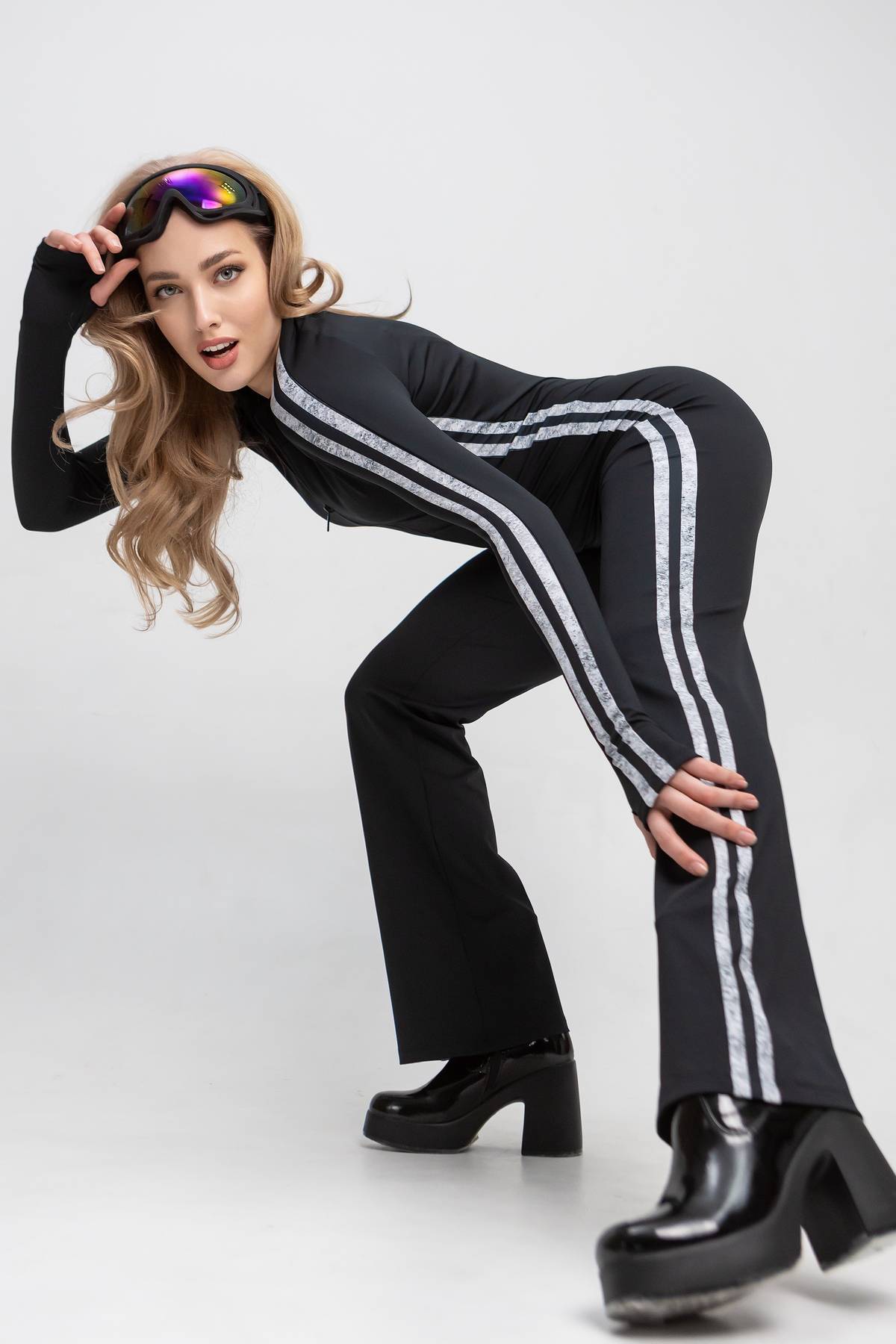 Комбинезон с лампасами F63-I10