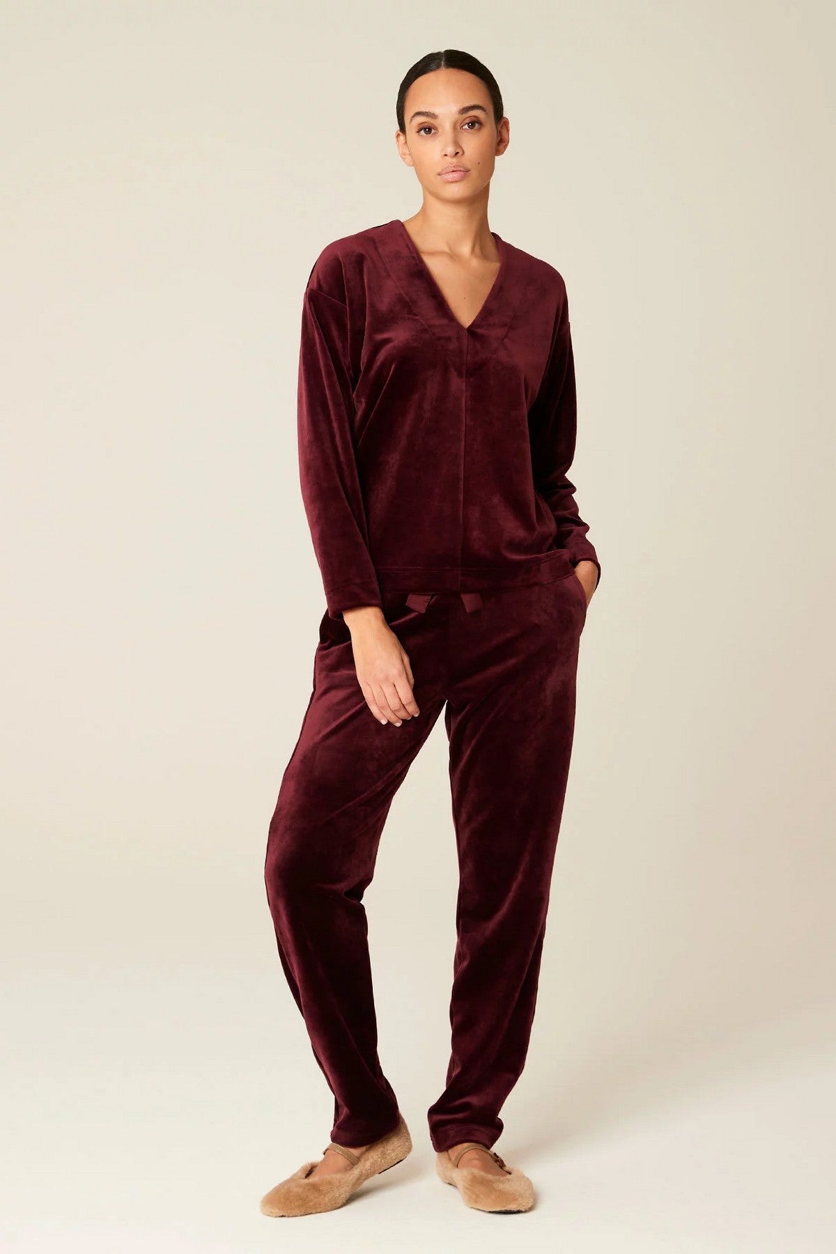 Велюровый комплект Naemi Sensation of tactile touc burgundi