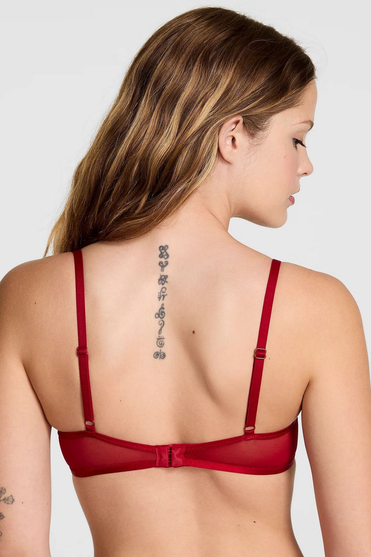 Комплект білизни зі стразами 692080440 red Victoria`s Secret спина