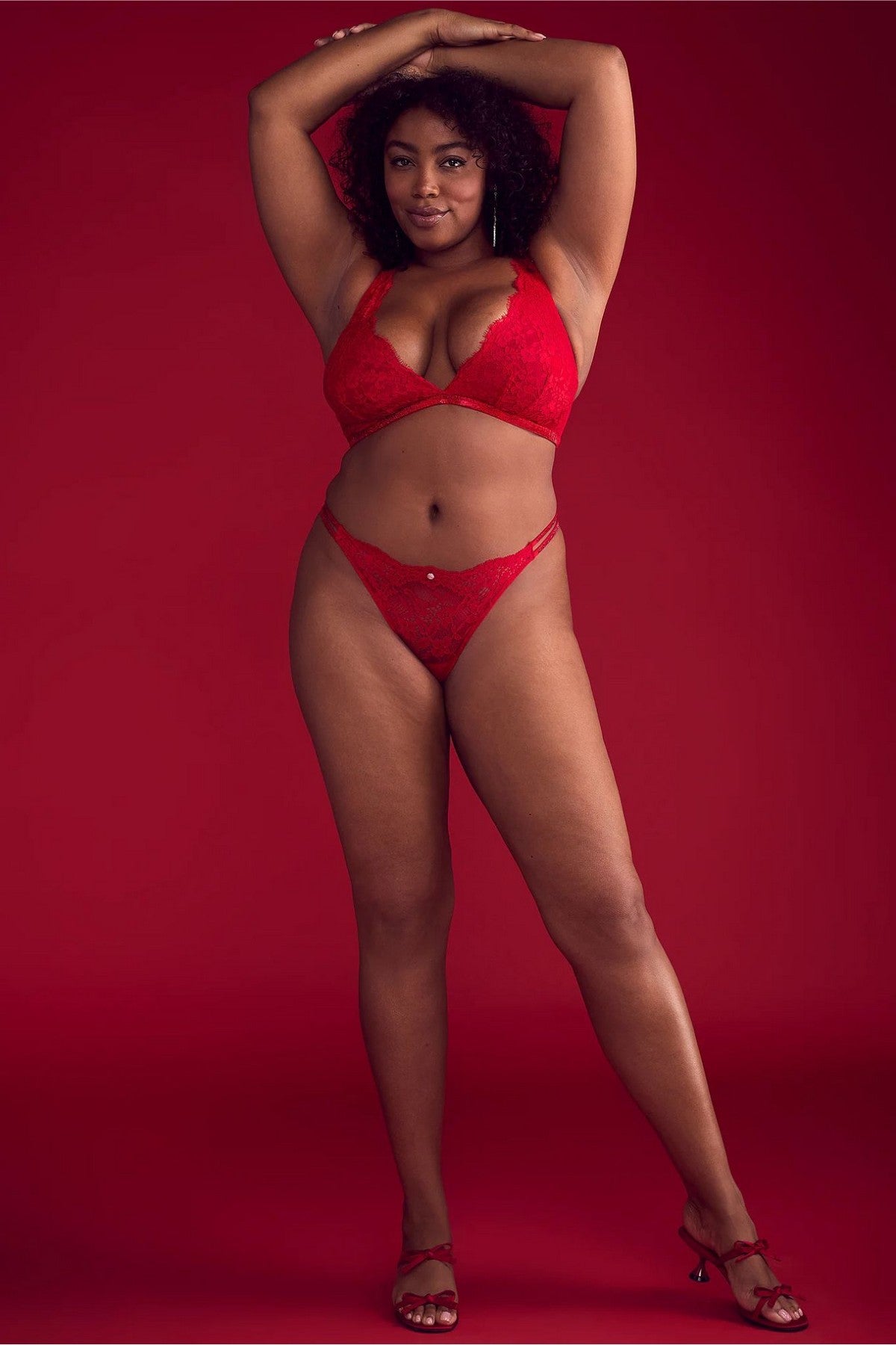 Комплект со стразами 815859176 red