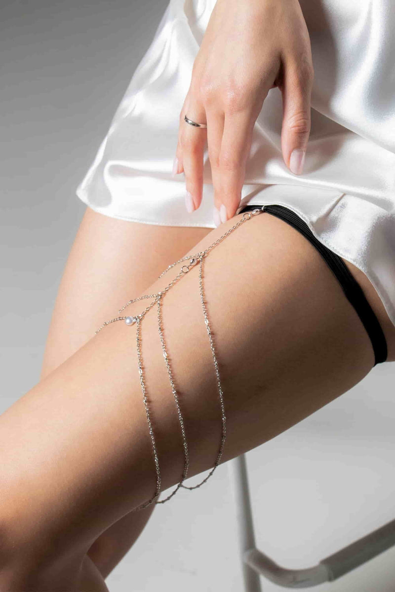 Гартер с жемчужинами на ногу L105 Garter Belt silver