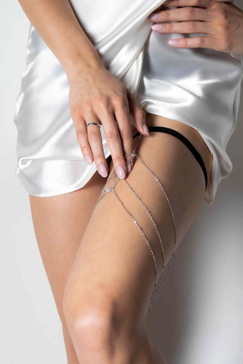 Гартер с жемчужинами на ногу L105 Garter Belt silver