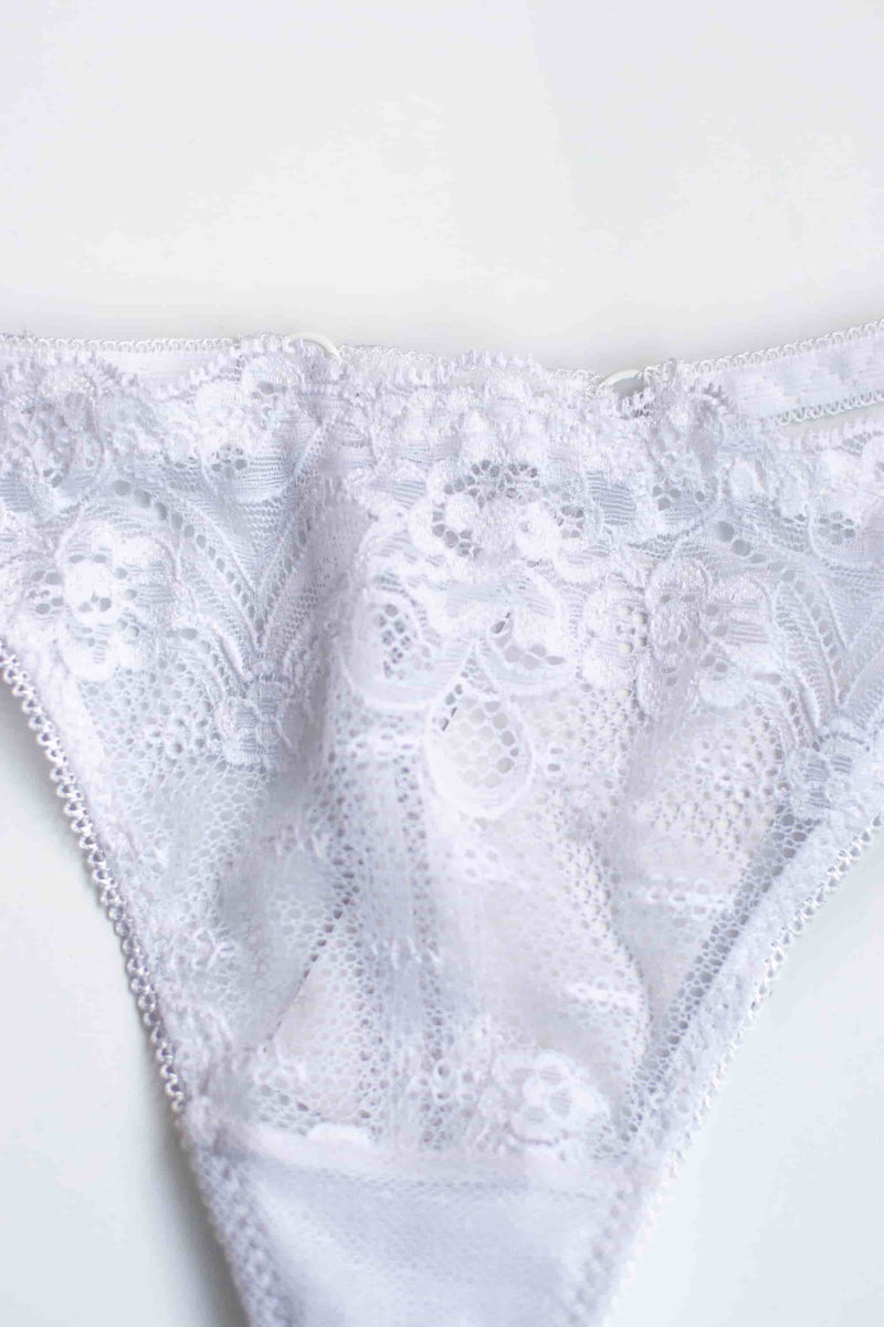 Кружевные трусики стринг String Lace L900 white