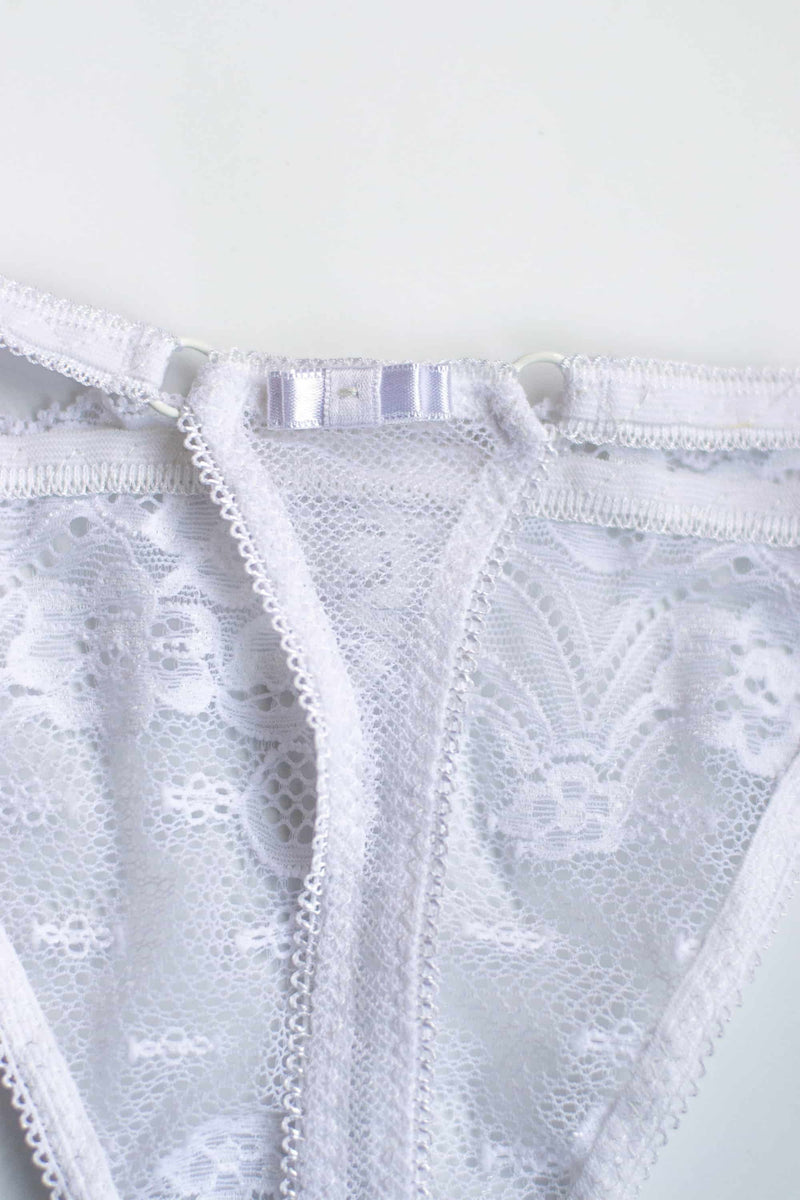 Кружевные трусики стринг String Lace L900 white