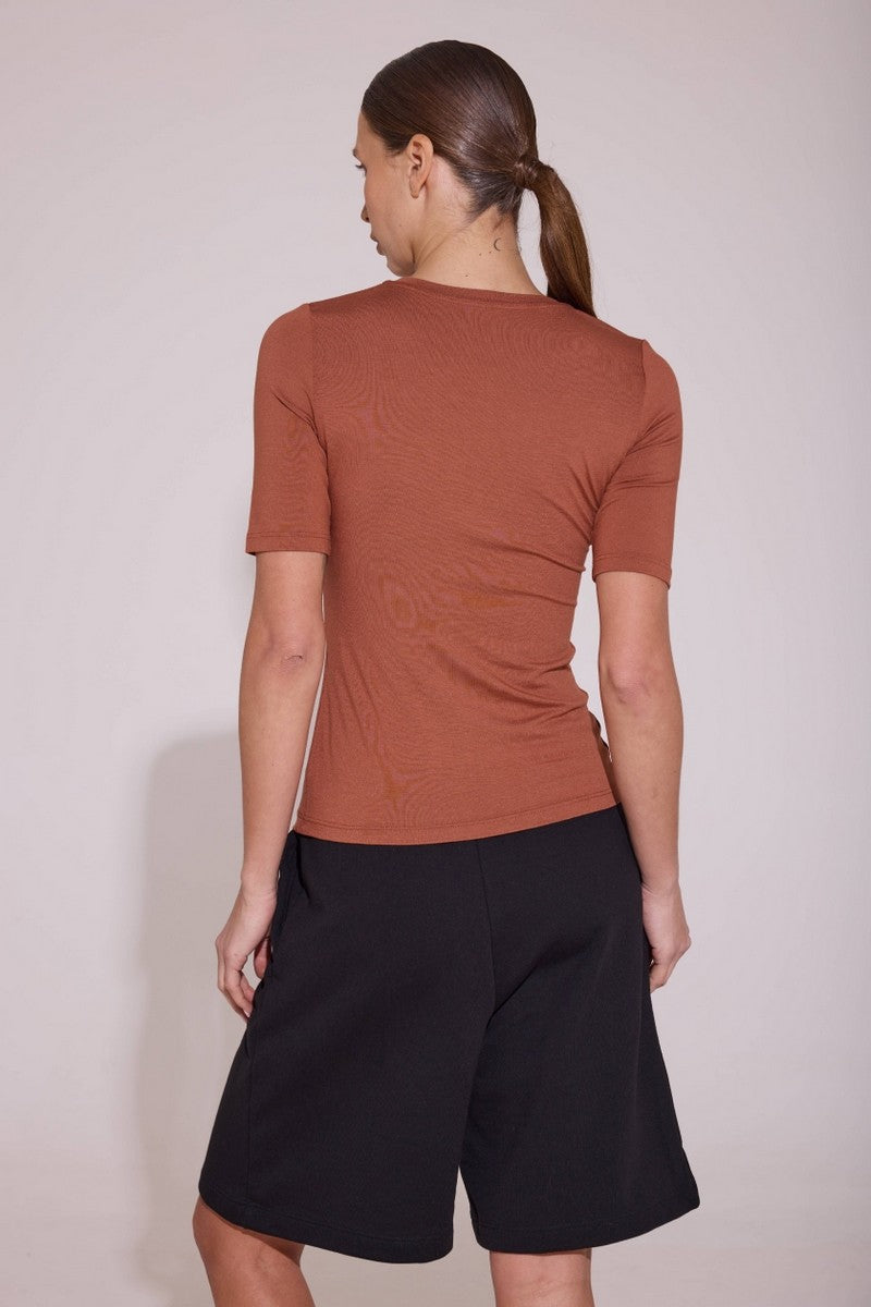 Футболка из вискозы L034 Sidney caramel