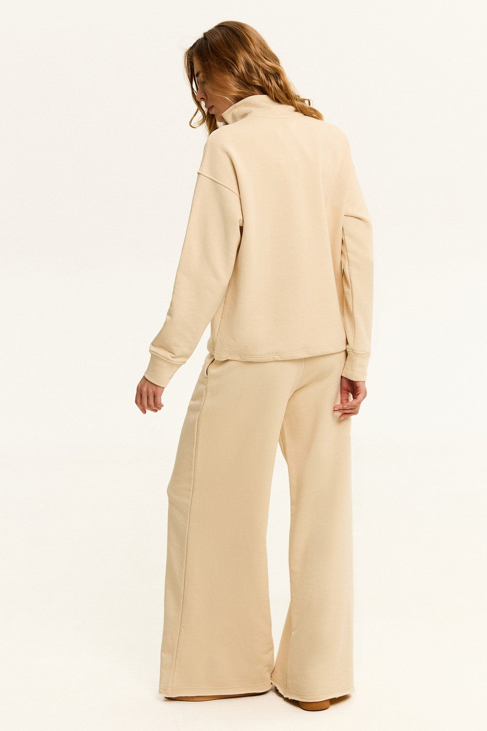 Свитшот с молнией LC027s milk