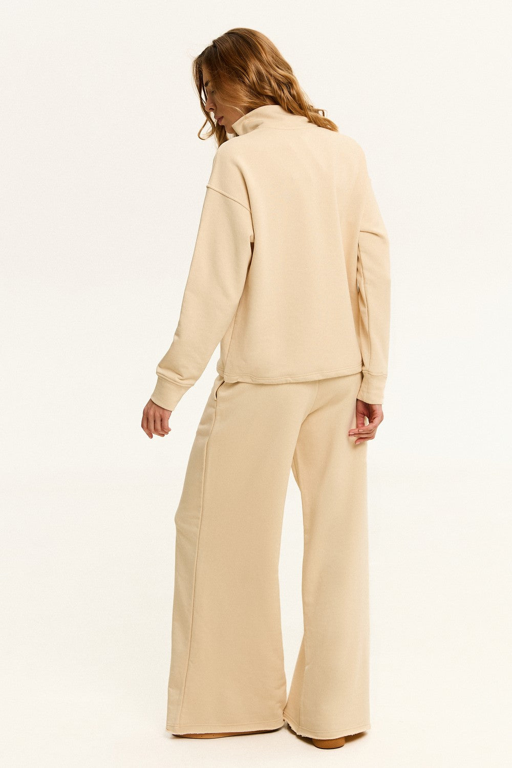 Прямые брюки с карманами LC028p Solo milk