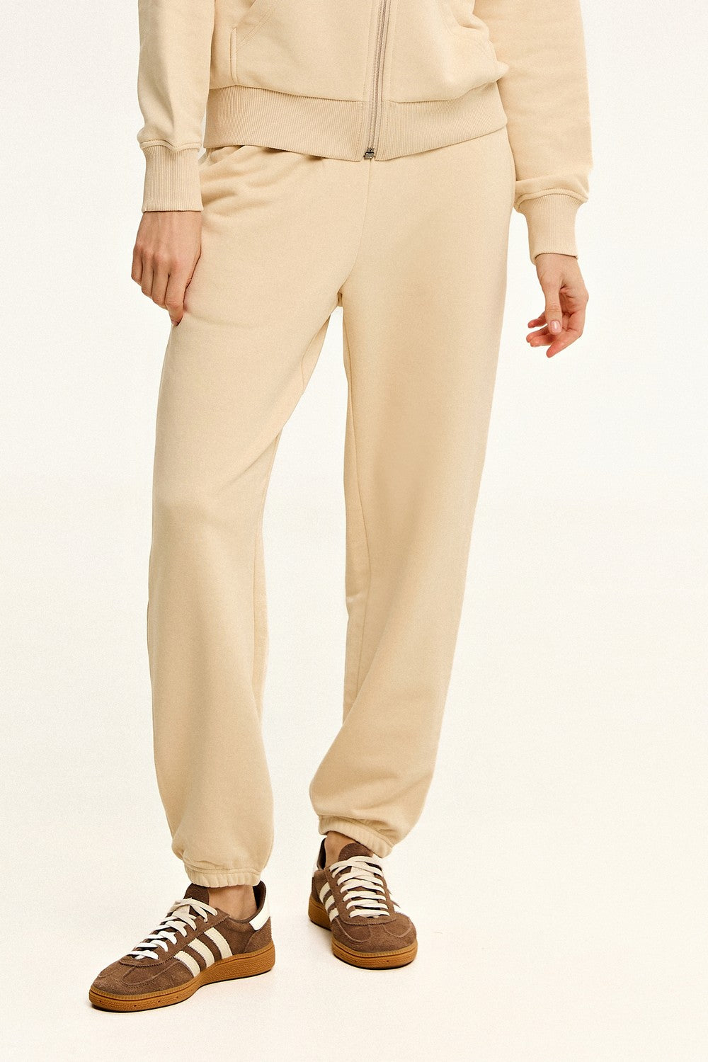 Джогеры с карманами LC029j Antonio milk