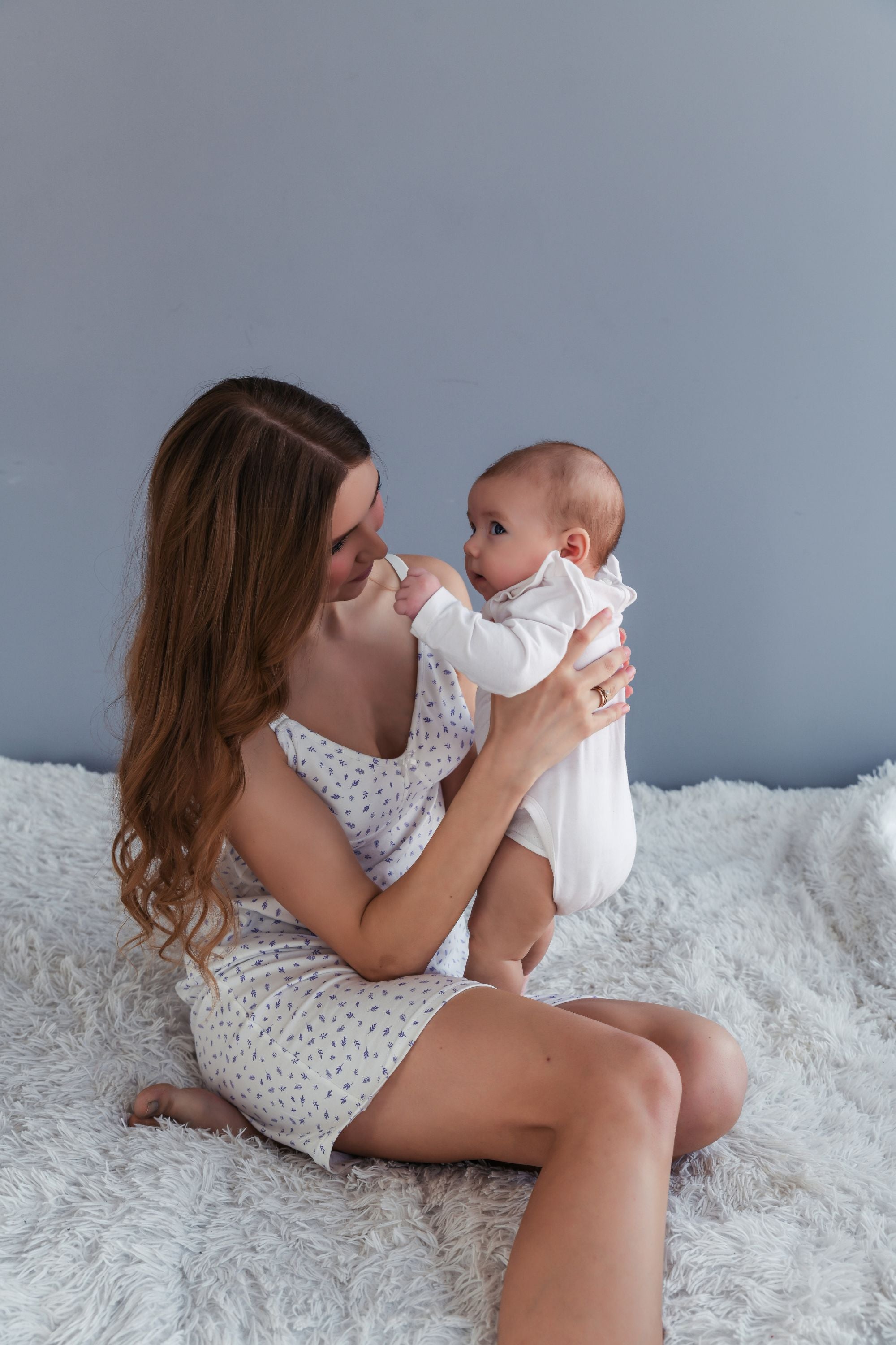 Хлопковая ночная сорочка для кормящих мам 24124 Baby milk/lilac