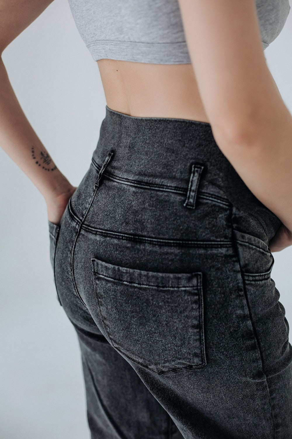 Прямые джинсы для беременных 43000 dark gray