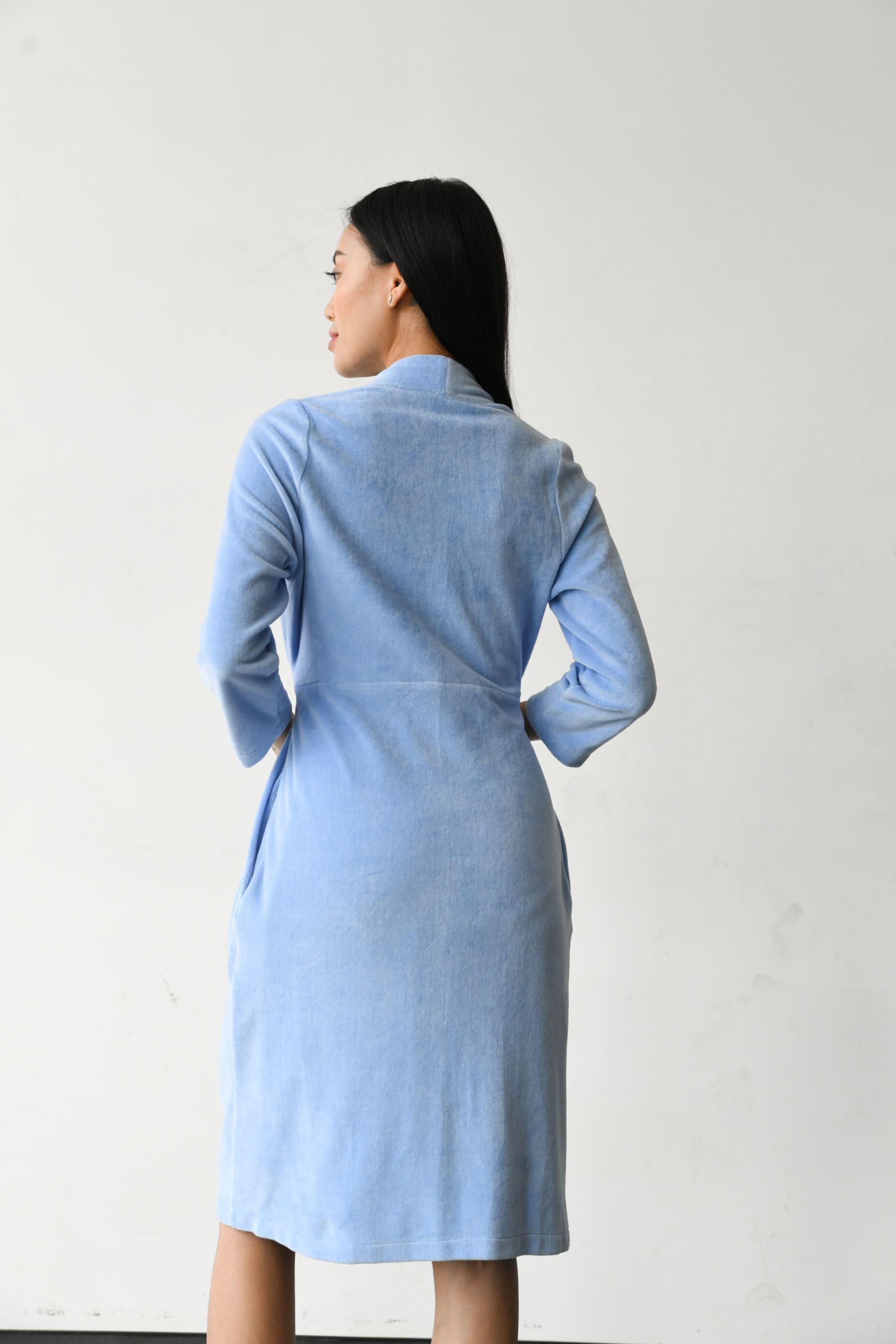 Велюровый халат для беременных и кормящих мам 25400 blue