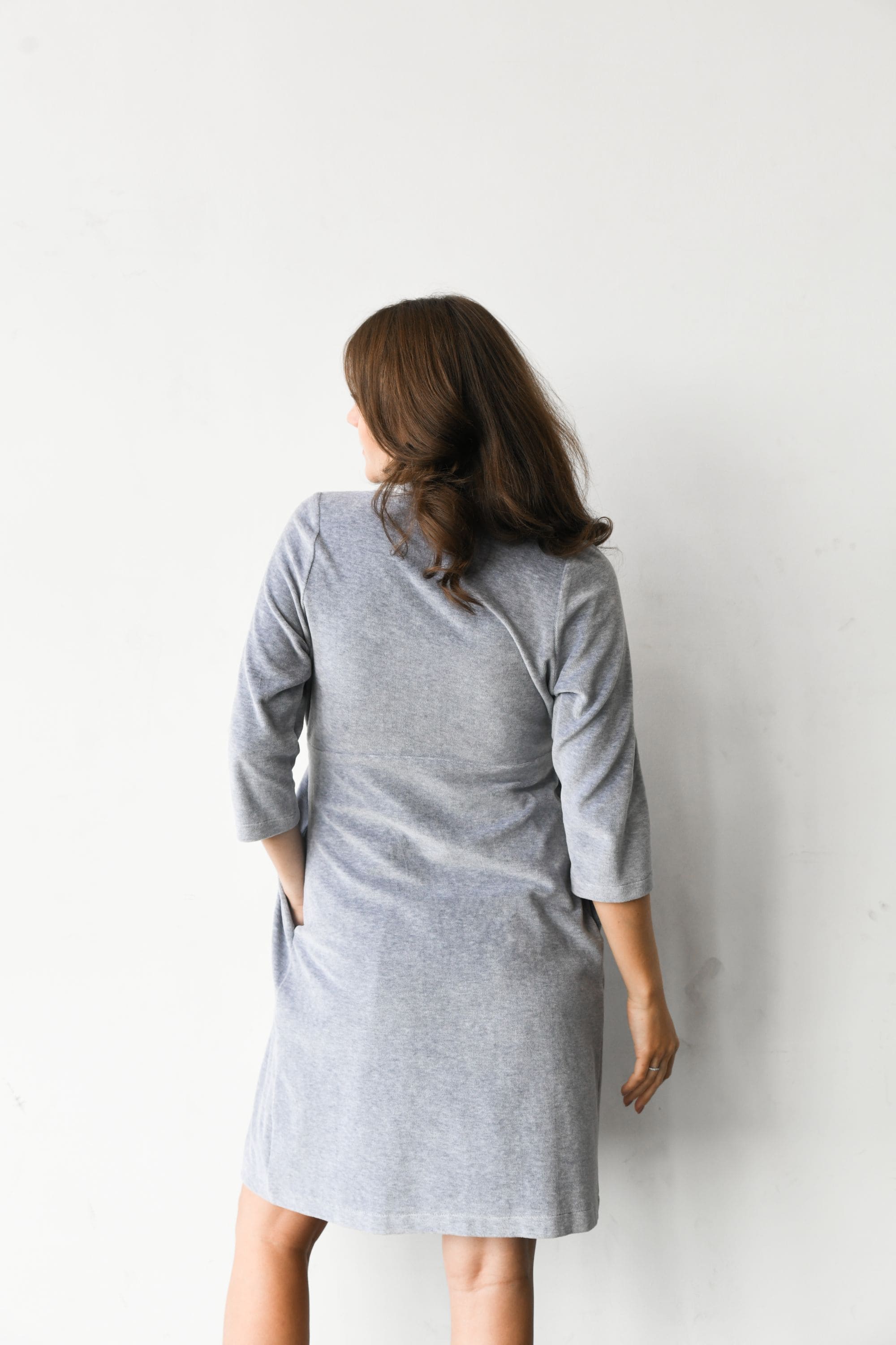 Велюровый халат для беременных и кормящих мам 25400 gray