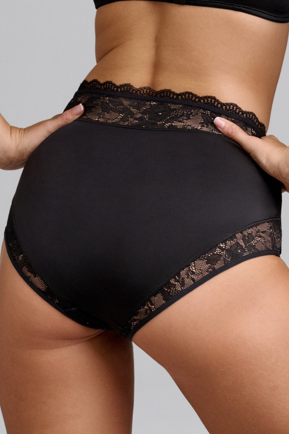 Высокие трусики слип 36494 Carita black lace & sand